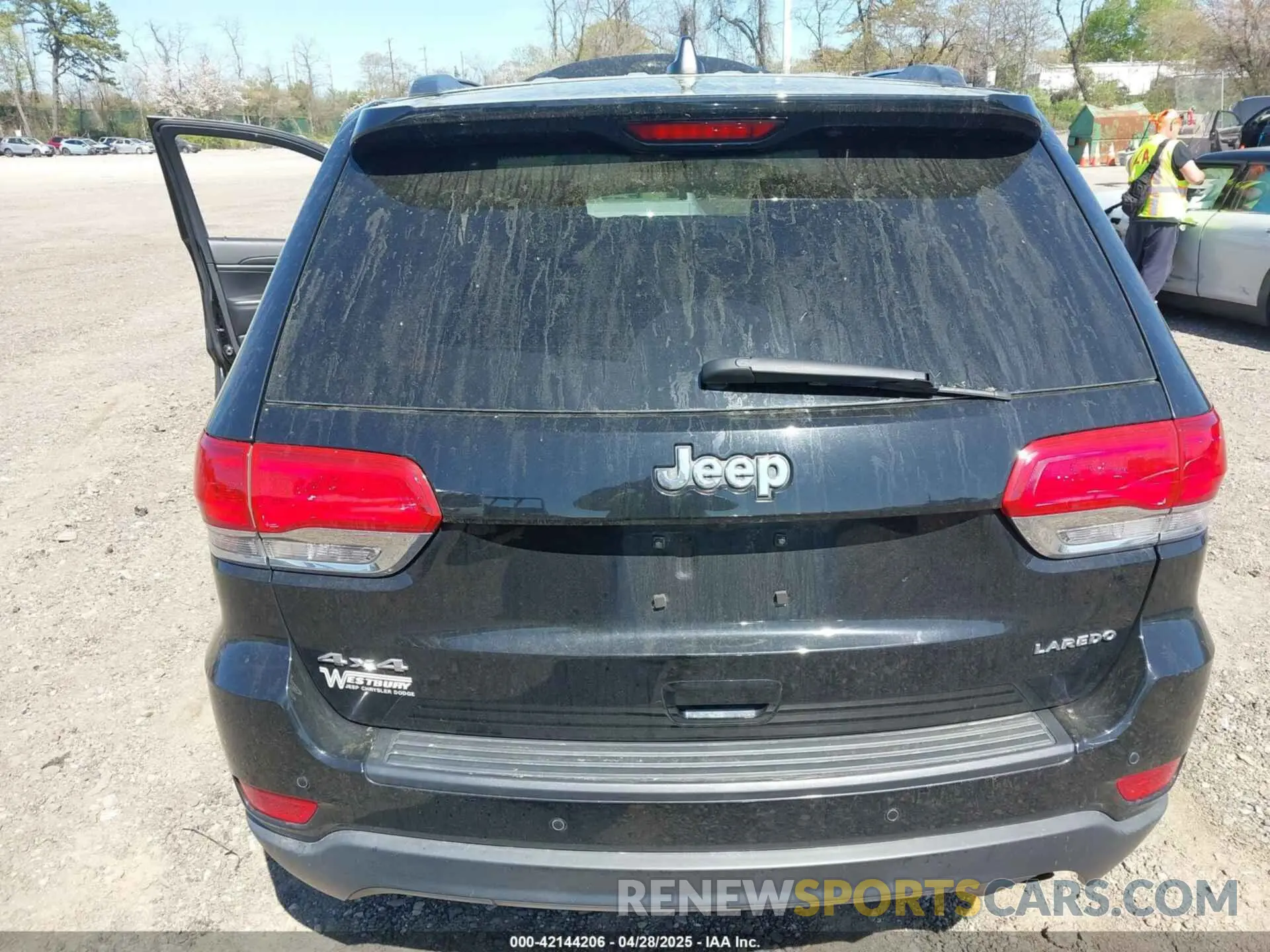 16 Photograph of a damaged car 1C4RJFAG7KC834321 JEEP GRAND CHEROKEE 2019