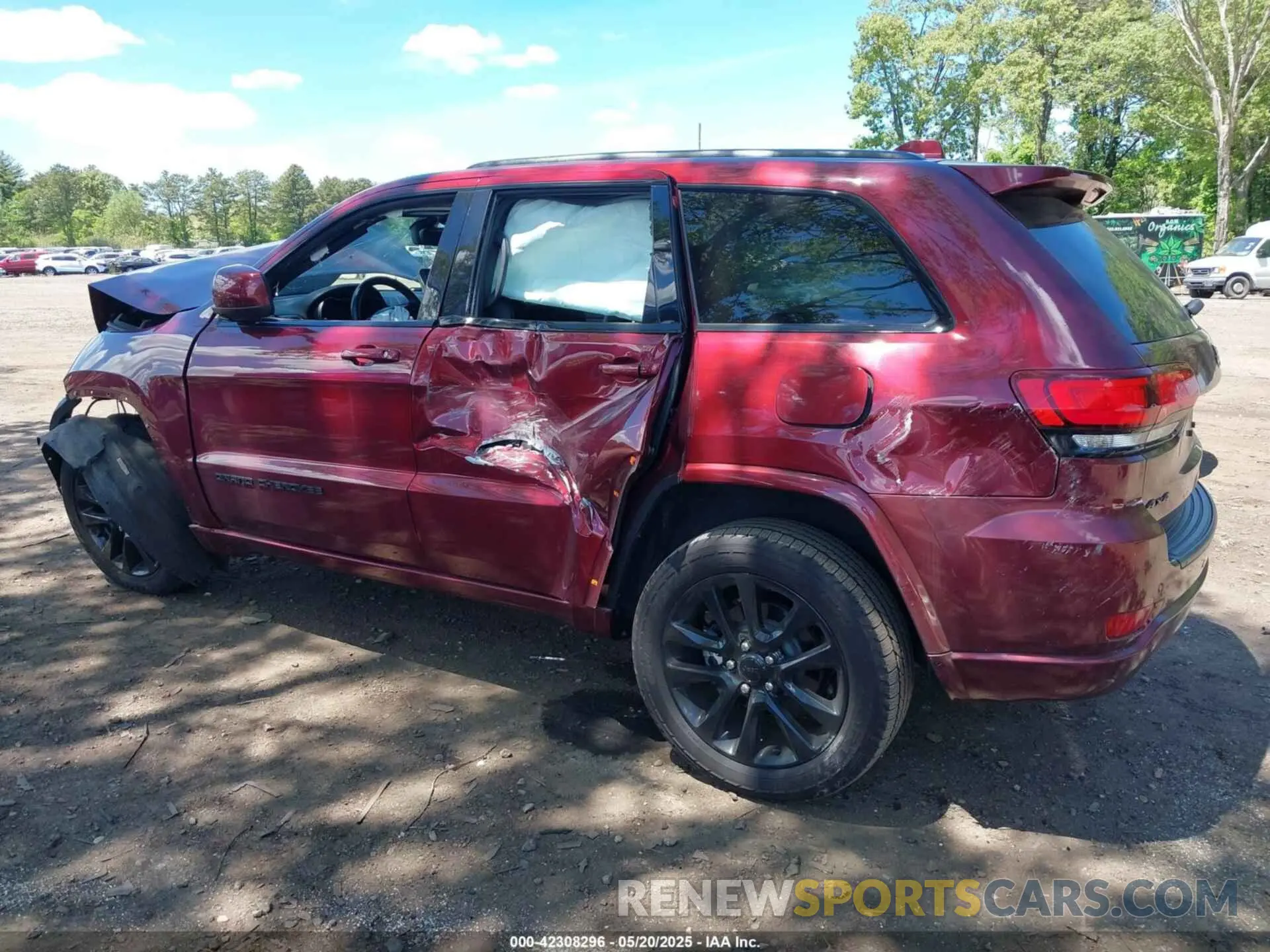 3 Photograph of a damaged car 1C4RJFAG7KC834769 JEEP GRAND CHEROKEE 2019
