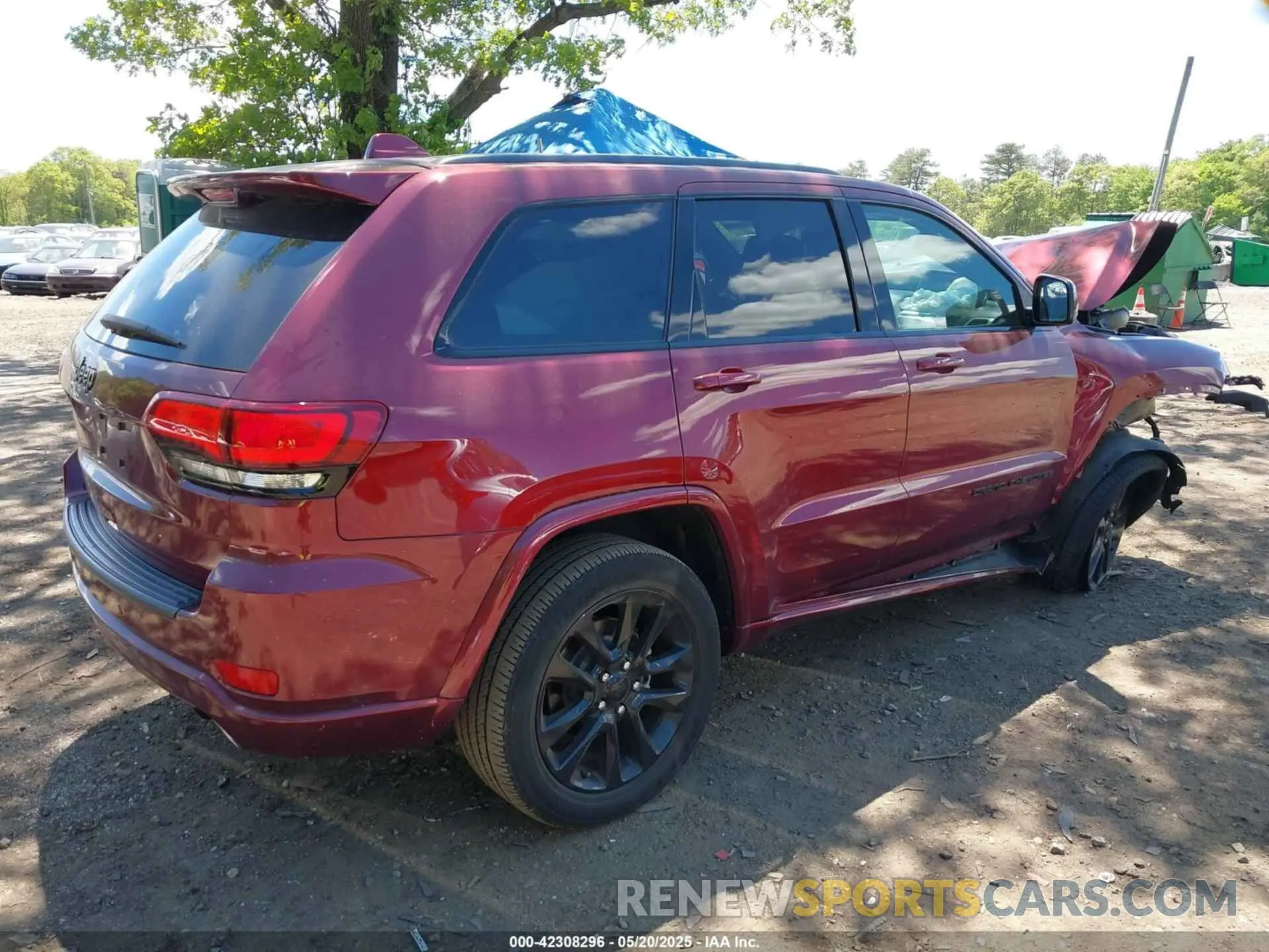 4 Photograph of a damaged car 1C4RJFAG7KC834769 JEEP GRAND CHEROKEE 2019