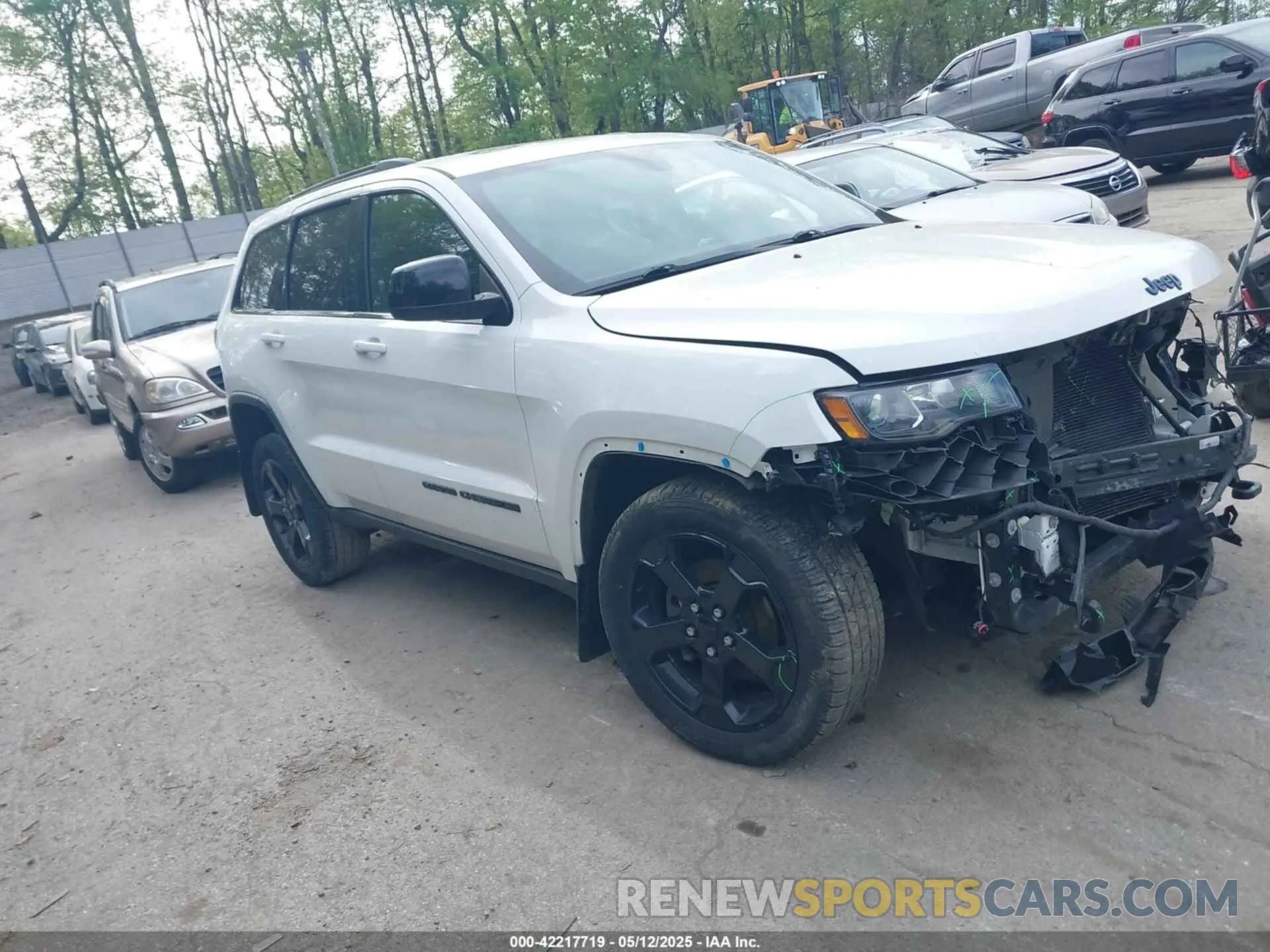 1 Photograph of a damaged car 1C4RJFAG8KC541396 JEEP GRAND CHEROKEE 2019