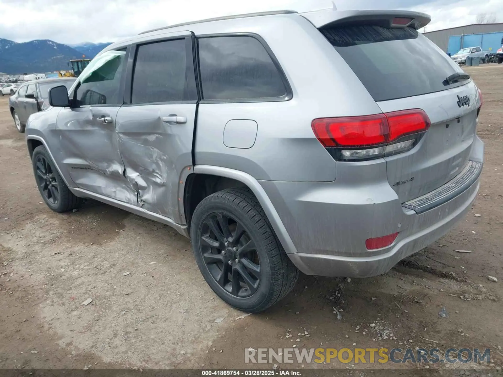 3 Photograph of a damaged car 1C4RJFAG8KC546050 JEEP GRAND CHEROKEE 2019