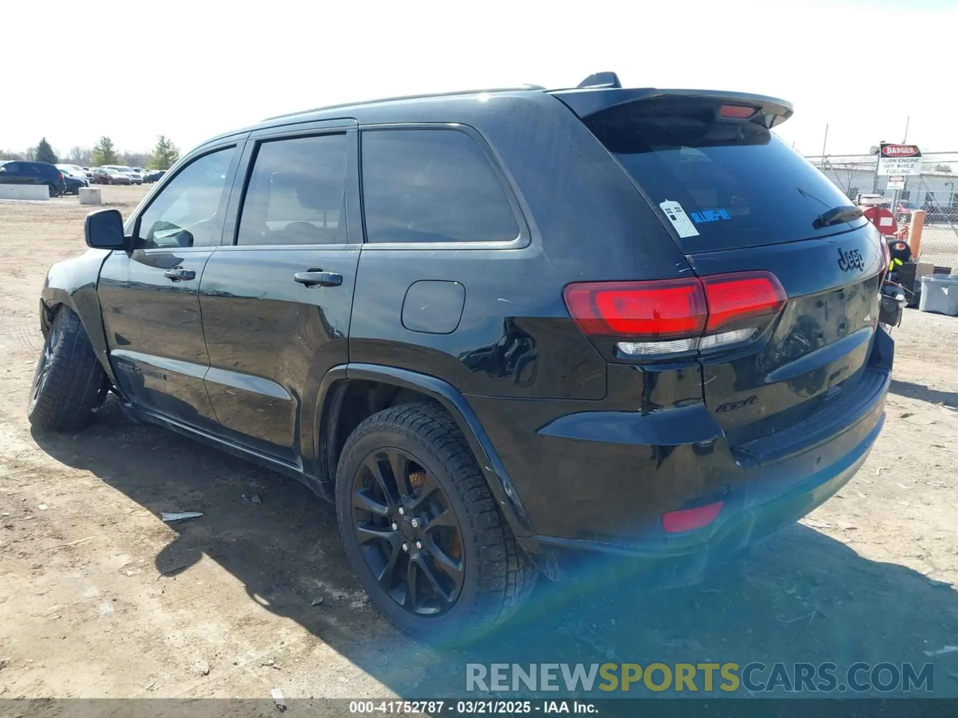 3 Photograph of a damaged car 1C4RJFAG8KC601354 JEEP GRAND CHEROKEE 2019