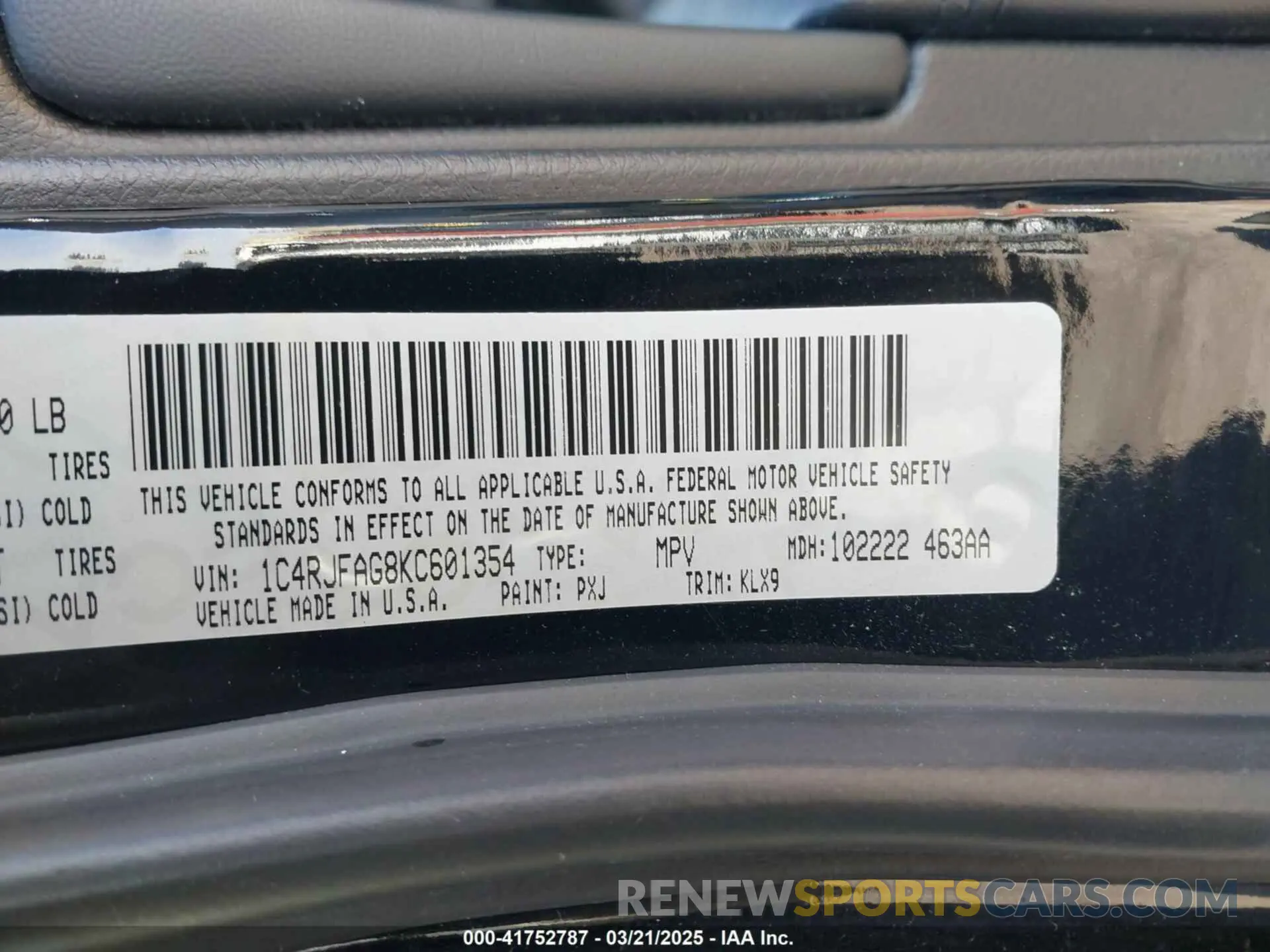 9 Photograph of a damaged car 1C4RJFAG8KC601354 JEEP GRAND CHEROKEE 2019
