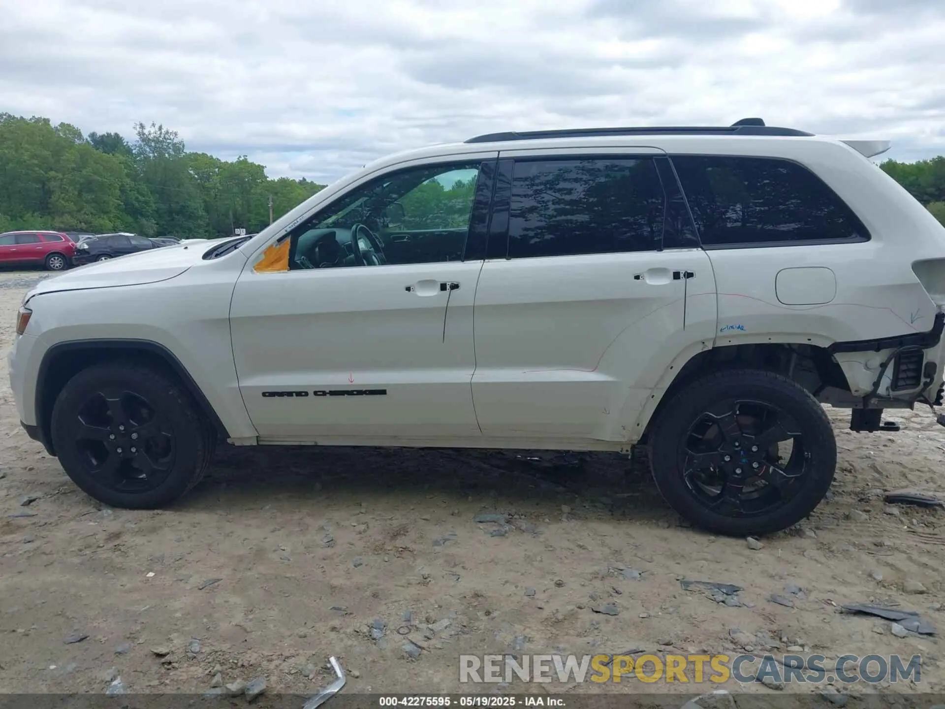 15 Photograph of a damaged car 1C4RJFAG8KC620471 JEEP GRAND CHEROKEE 2019