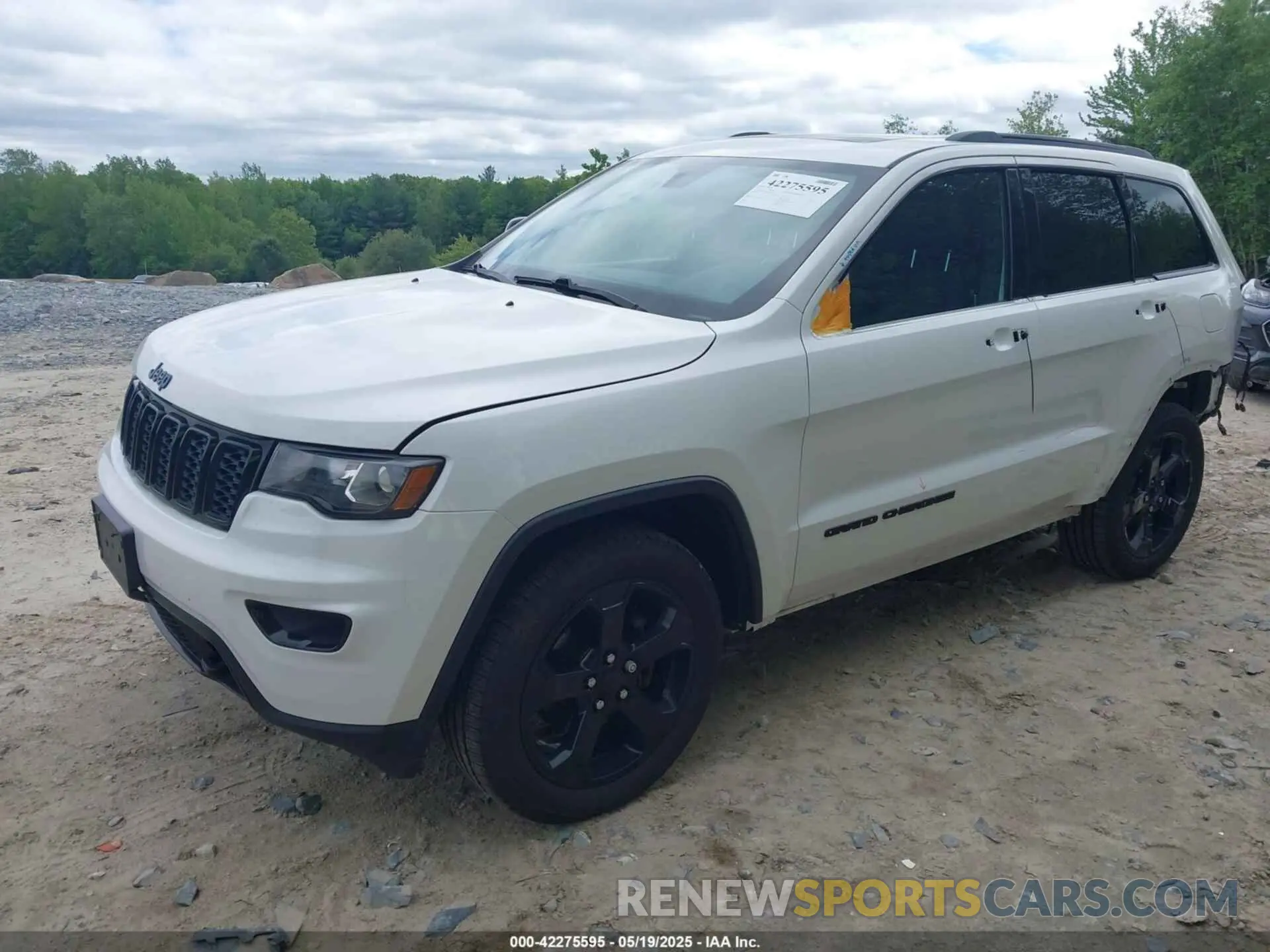 2 Photograph of a damaged car 1C4RJFAG8KC620471 JEEP GRAND CHEROKEE 2019