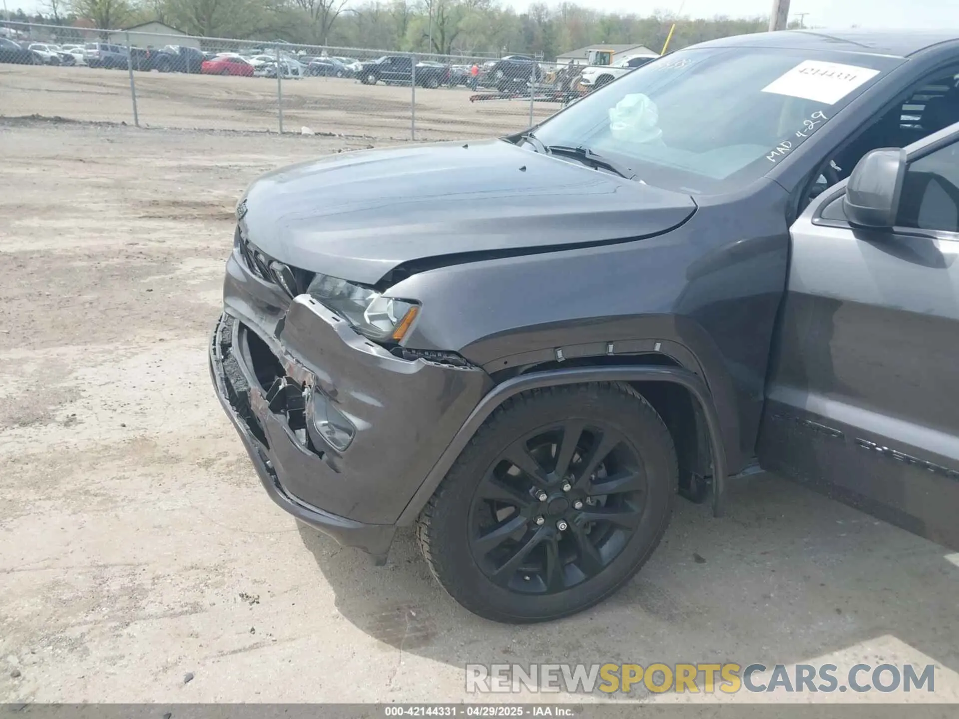 6 Photograph of a damaged car 1C4RJFAG8KC666043 JEEP GRAND CHEROKEE 2019