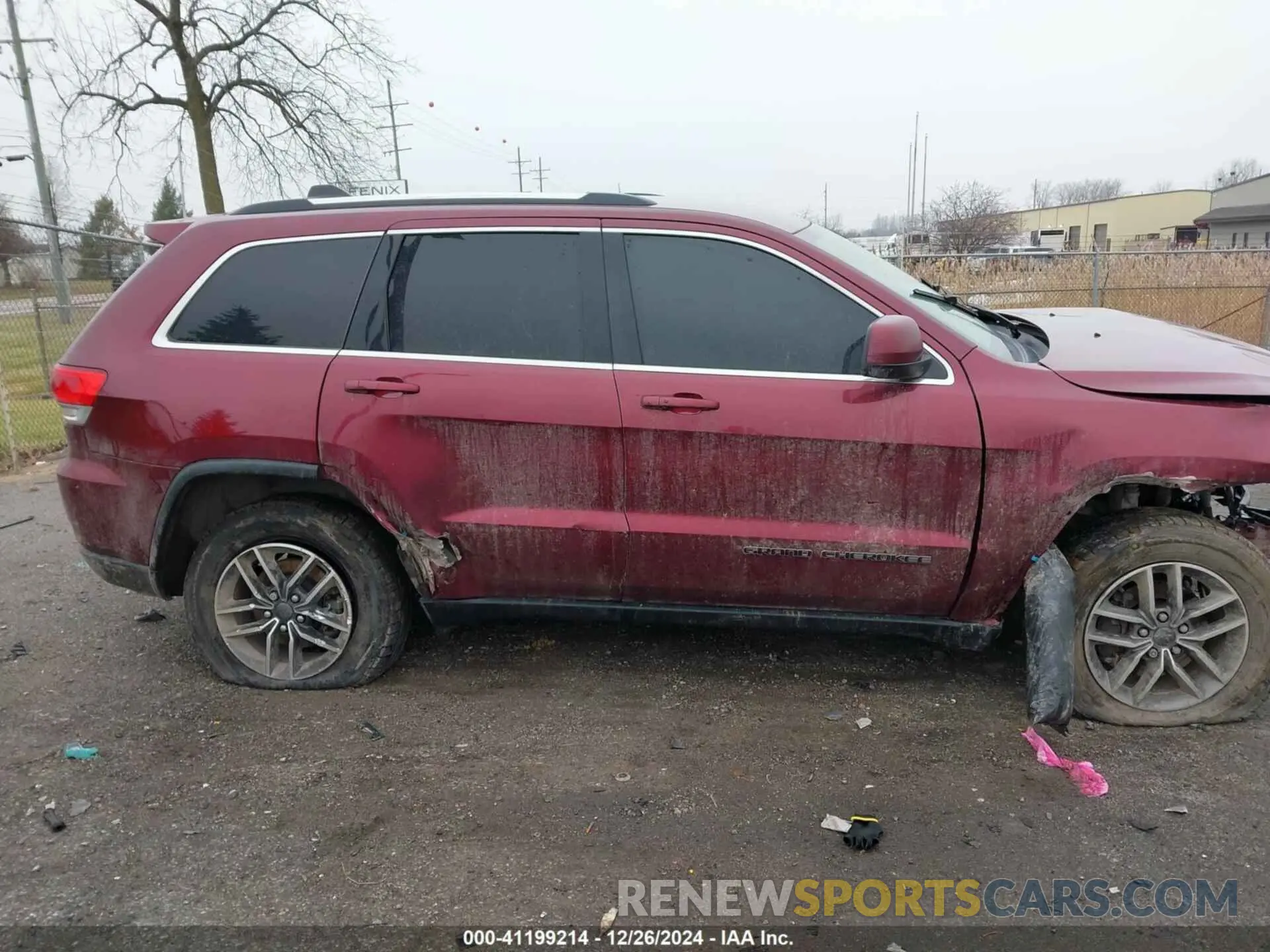 12 Photograph of a damaged car 1C4RJFAG8KC669301 JEEP GRAND CHEROKEE 2019