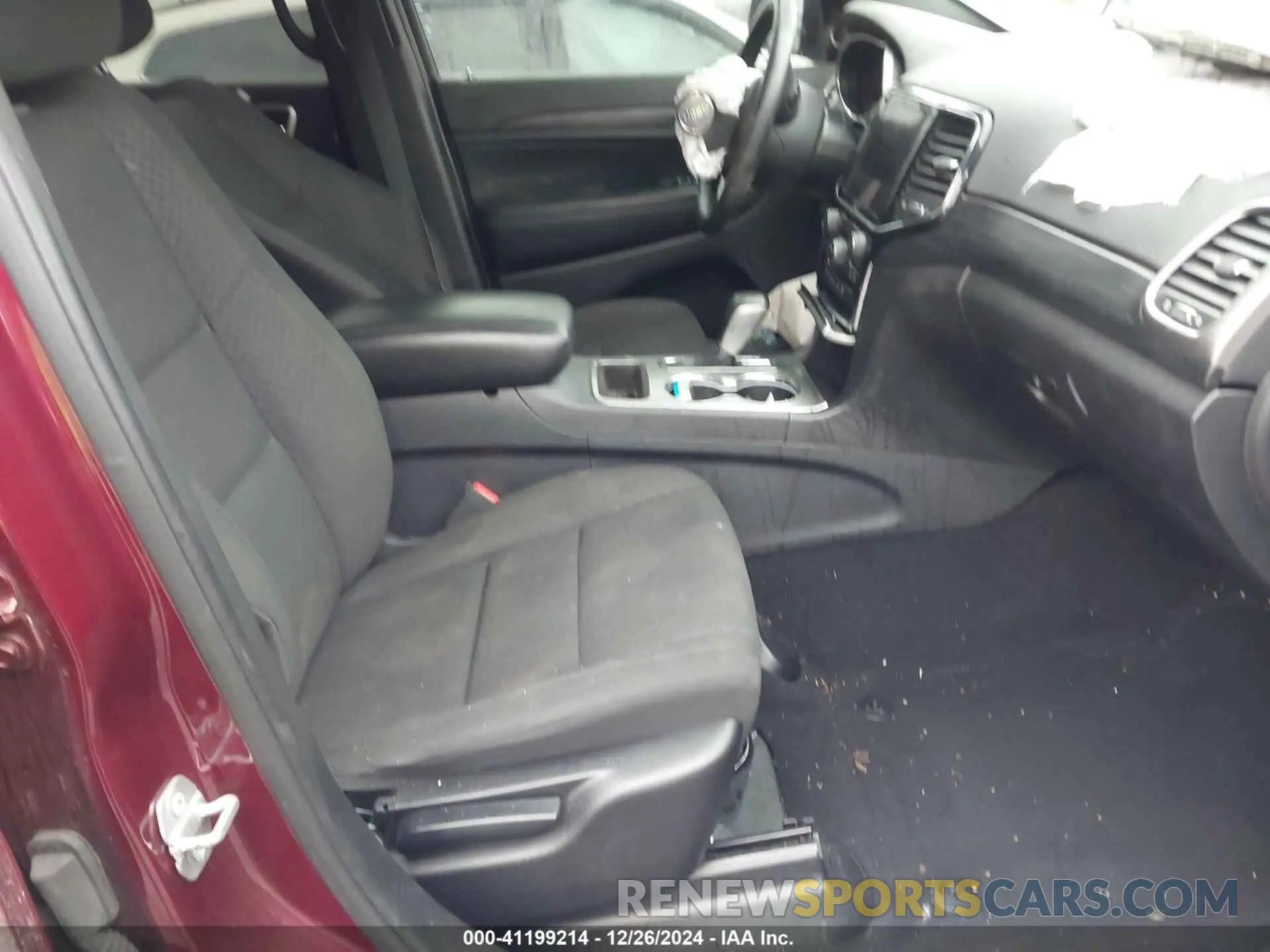 5 Photograph of a damaged car 1C4RJFAG8KC669301 JEEP GRAND CHEROKEE 2019