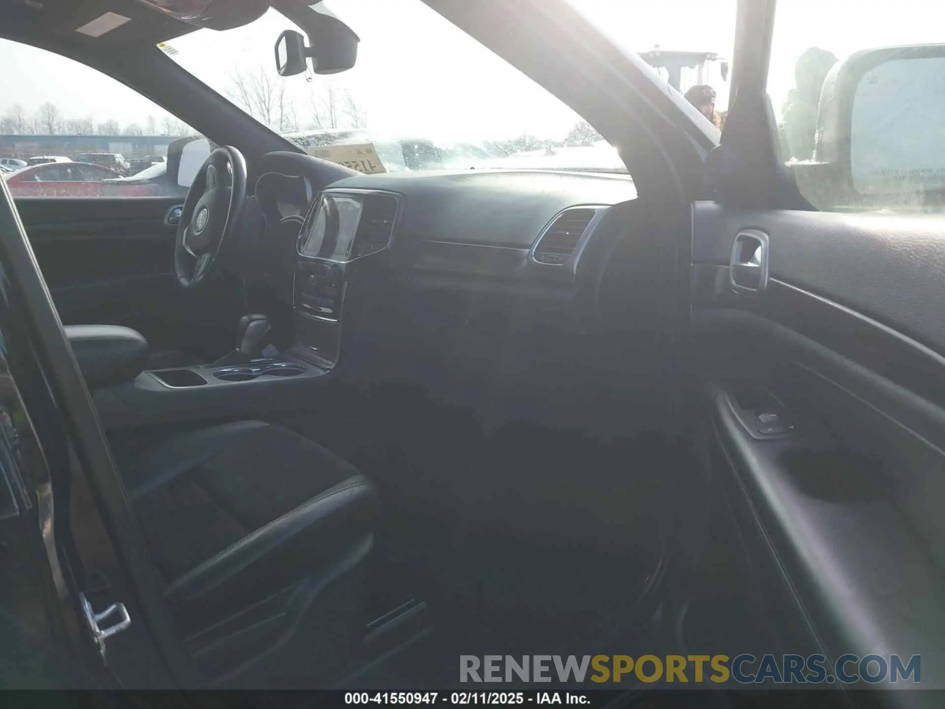 5 Photograph of a damaged car 1C4RJFAG8KC677706 JEEP GRAND CHEROKEE 2019
