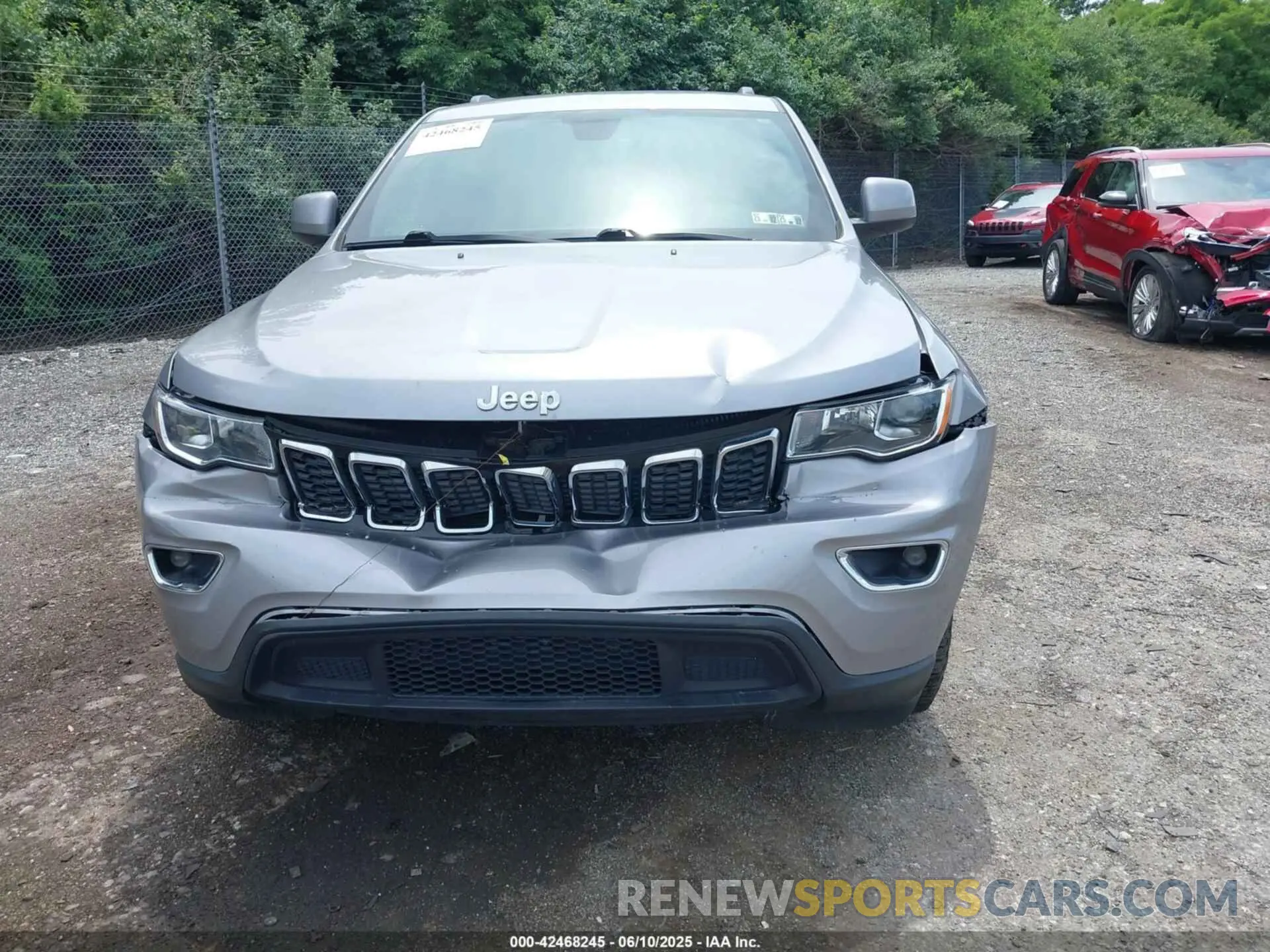 13 Photograph of a damaged car 1C4RJFAG8KC724748 JEEP GRAND CHEROKEE 2019