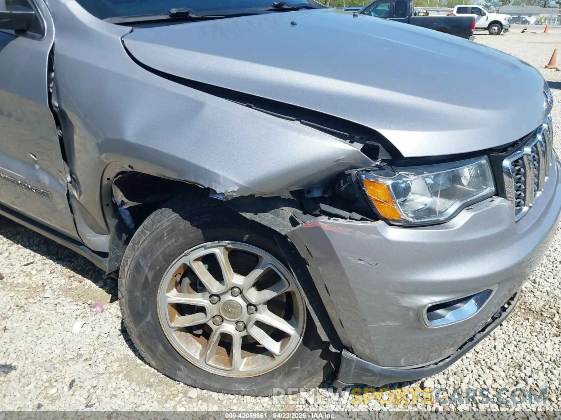 6 Photograph of a damaged car 1C4RJFAG8KC773206 JEEP GRAND CHEROKEE 2019