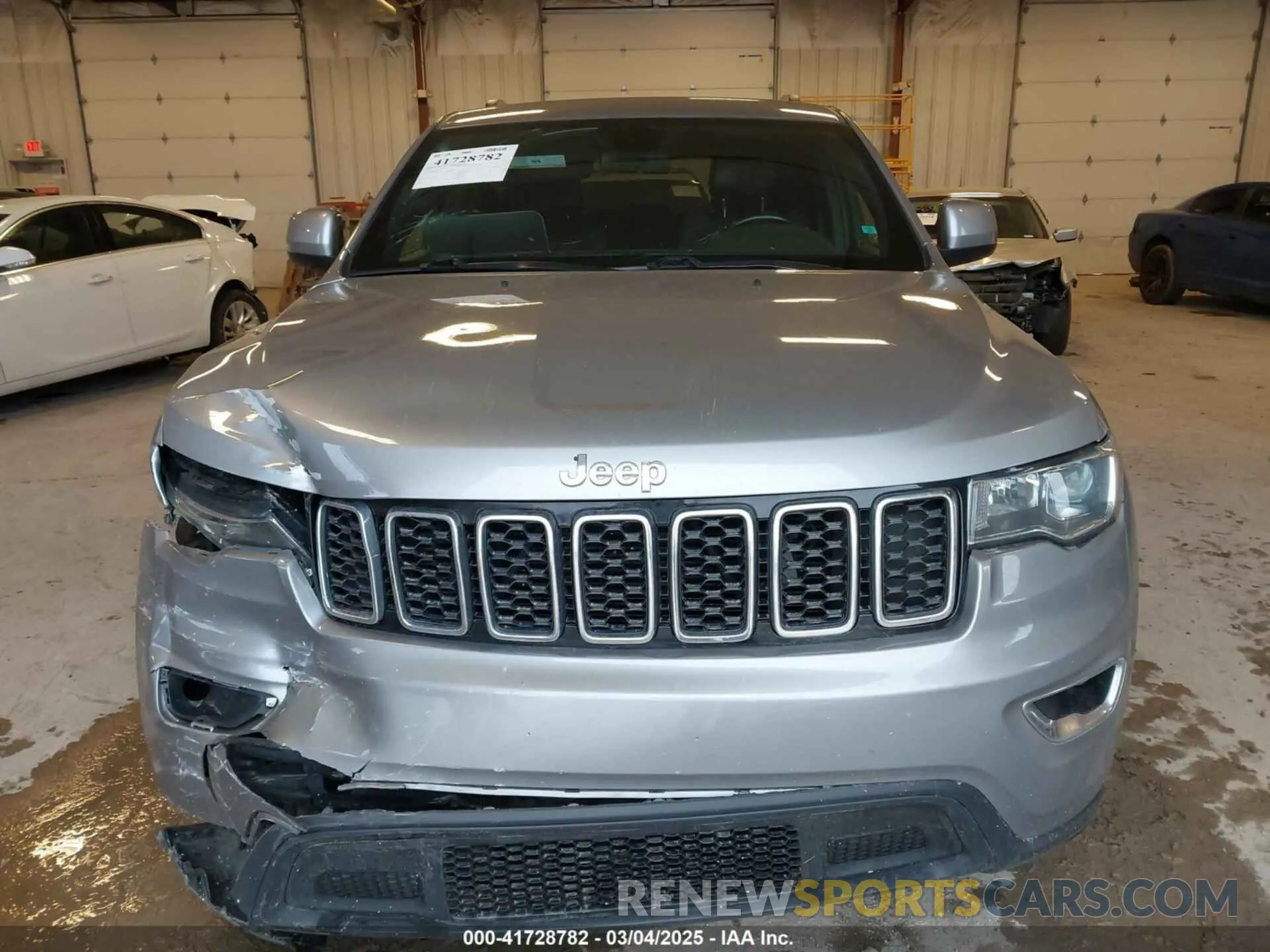 12 Photograph of a damaged car 1C4RJFAG8KC823814 JEEP GRAND CHEROKEE 2019