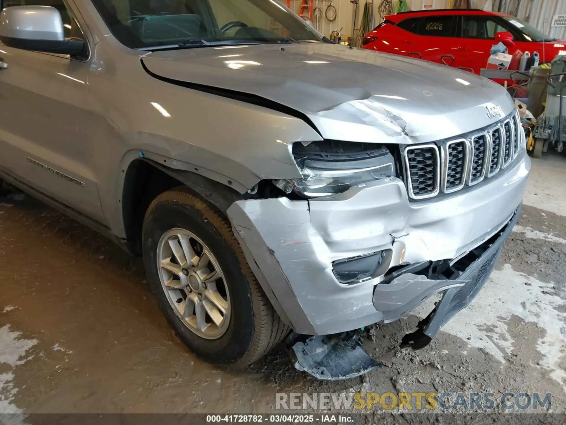 6 Photograph of a damaged car 1C4RJFAG8KC823814 JEEP GRAND CHEROKEE 2019