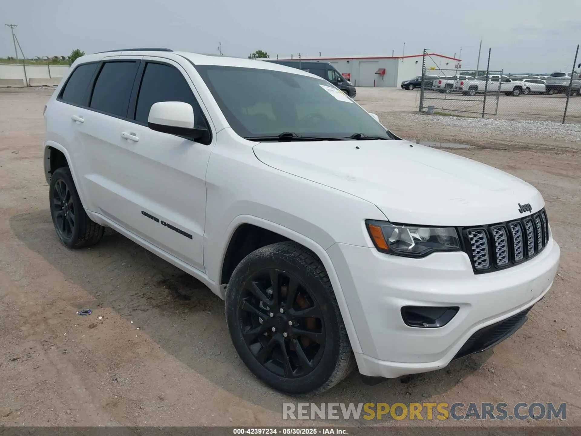 1 Photograph of a damaged car 1C4RJFAG8KC840385 JEEP GRAND CHEROKEE 2019
