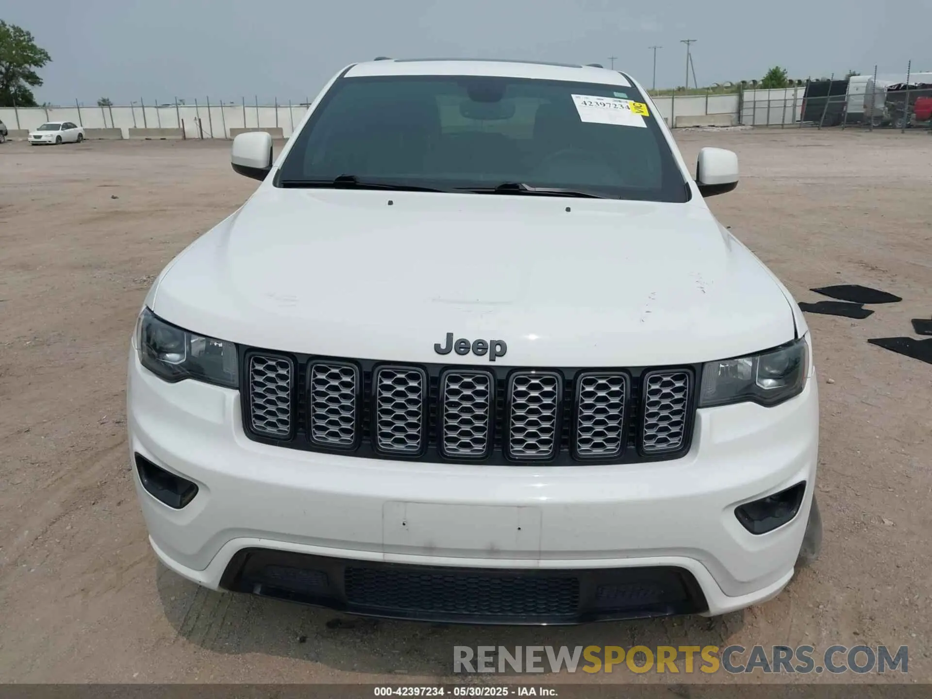 13 Photograph of a damaged car 1C4RJFAG8KC840385 JEEP GRAND CHEROKEE 2019