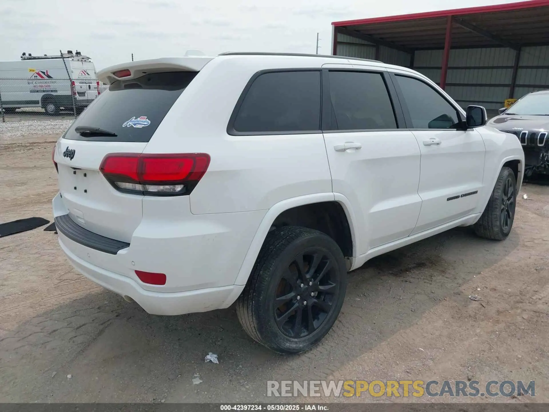 4 Photograph of a damaged car 1C4RJFAG8KC840385 JEEP GRAND CHEROKEE 2019
