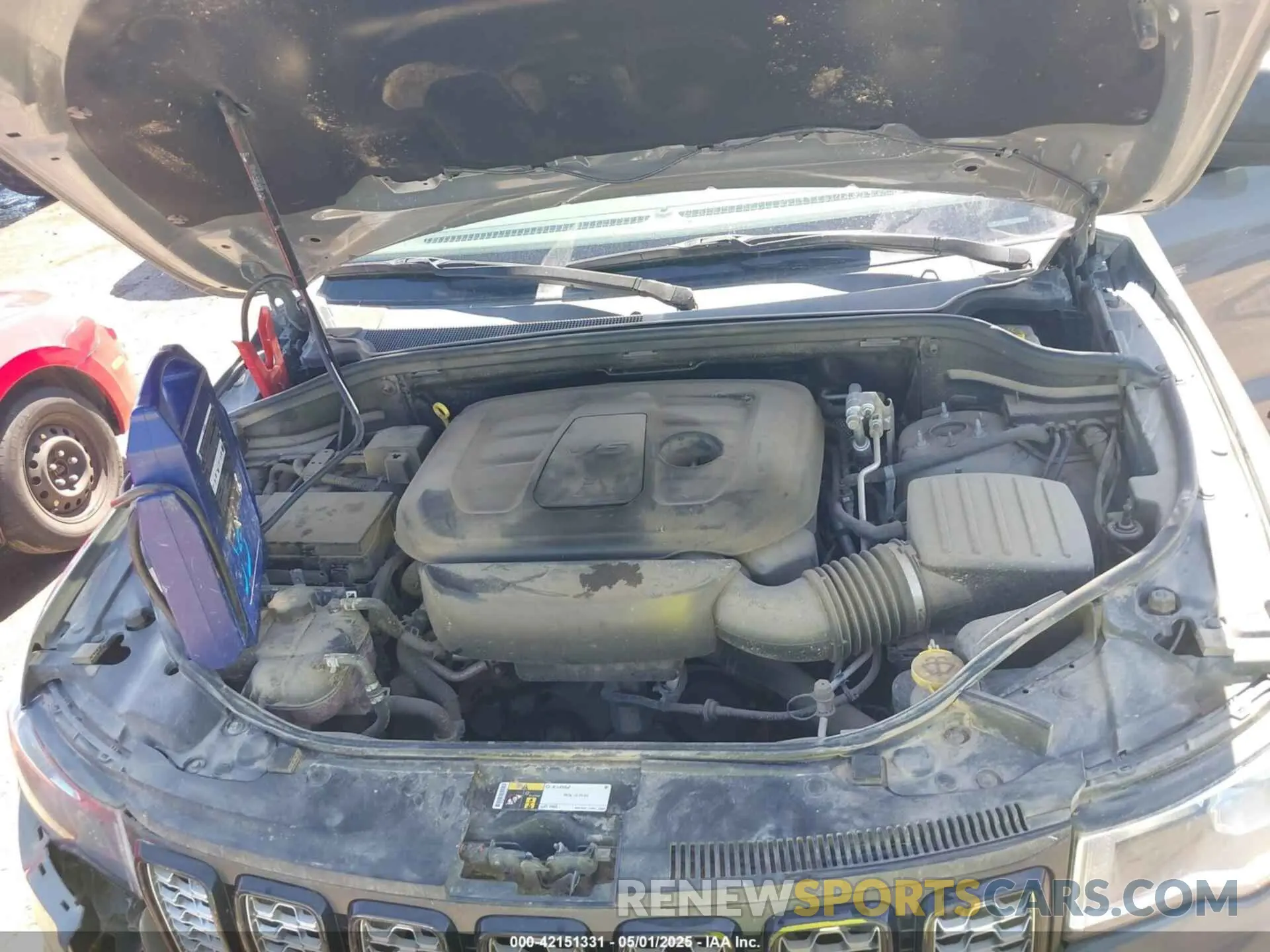 10 Photograph of a damaged car 1C4RJFAG8KC849782 JEEP GRAND CHEROKEE 2019