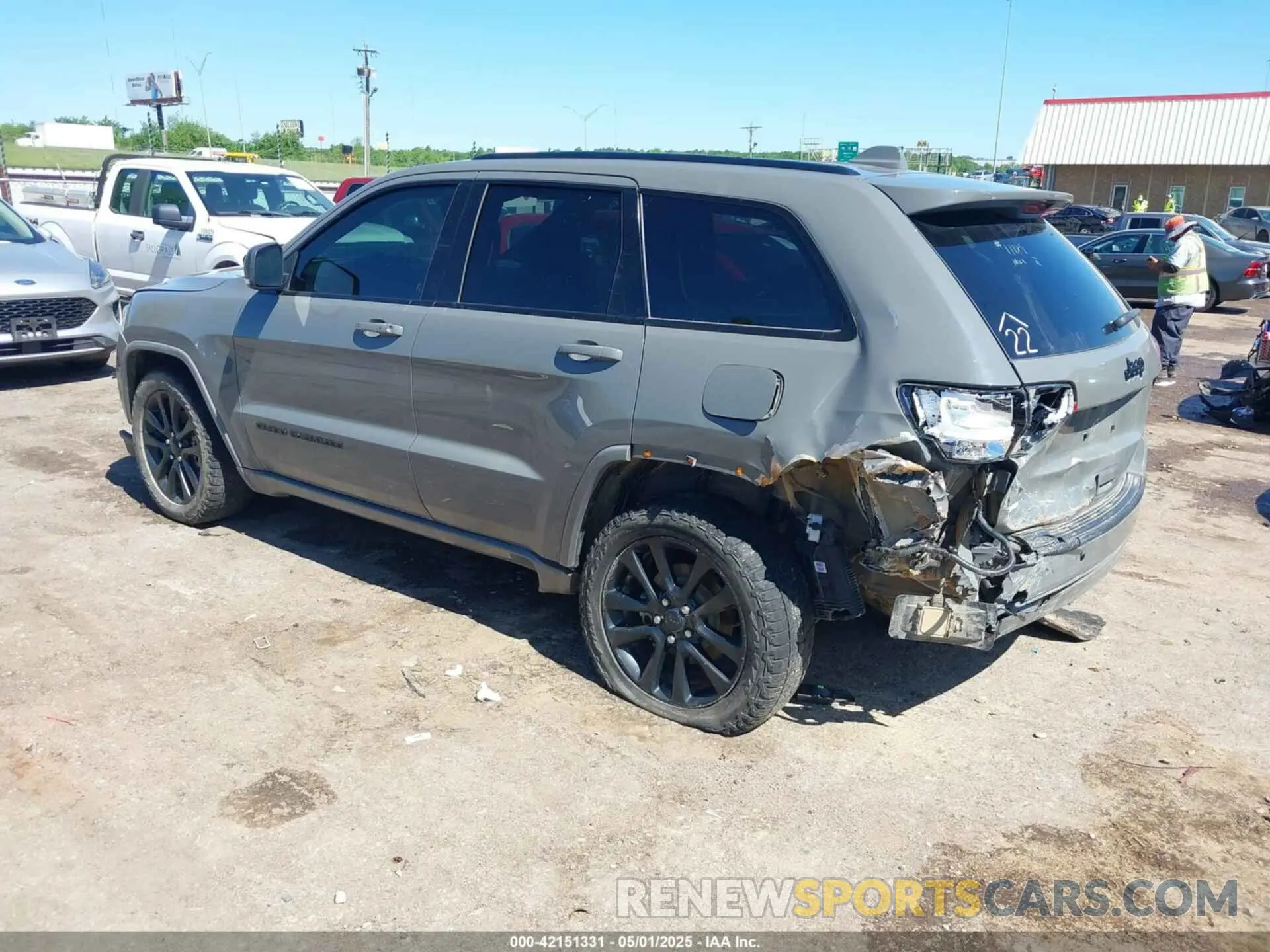 3 Photograph of a damaged car 1C4RJFAG8KC849782 JEEP GRAND CHEROKEE 2019