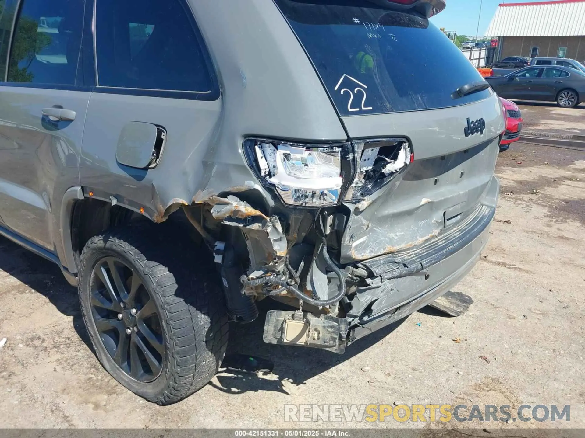 6 Photograph of a damaged car 1C4RJFAG8KC849782 JEEP GRAND CHEROKEE 2019