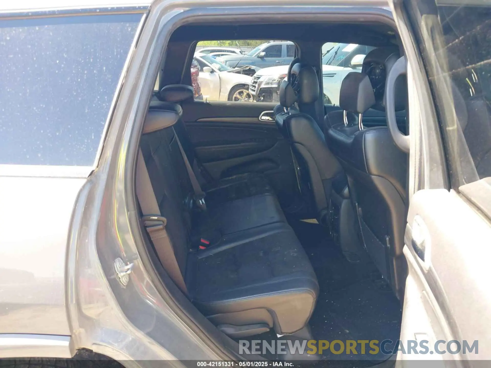8 Photograph of a damaged car 1C4RJFAG8KC849782 JEEP GRAND CHEROKEE 2019