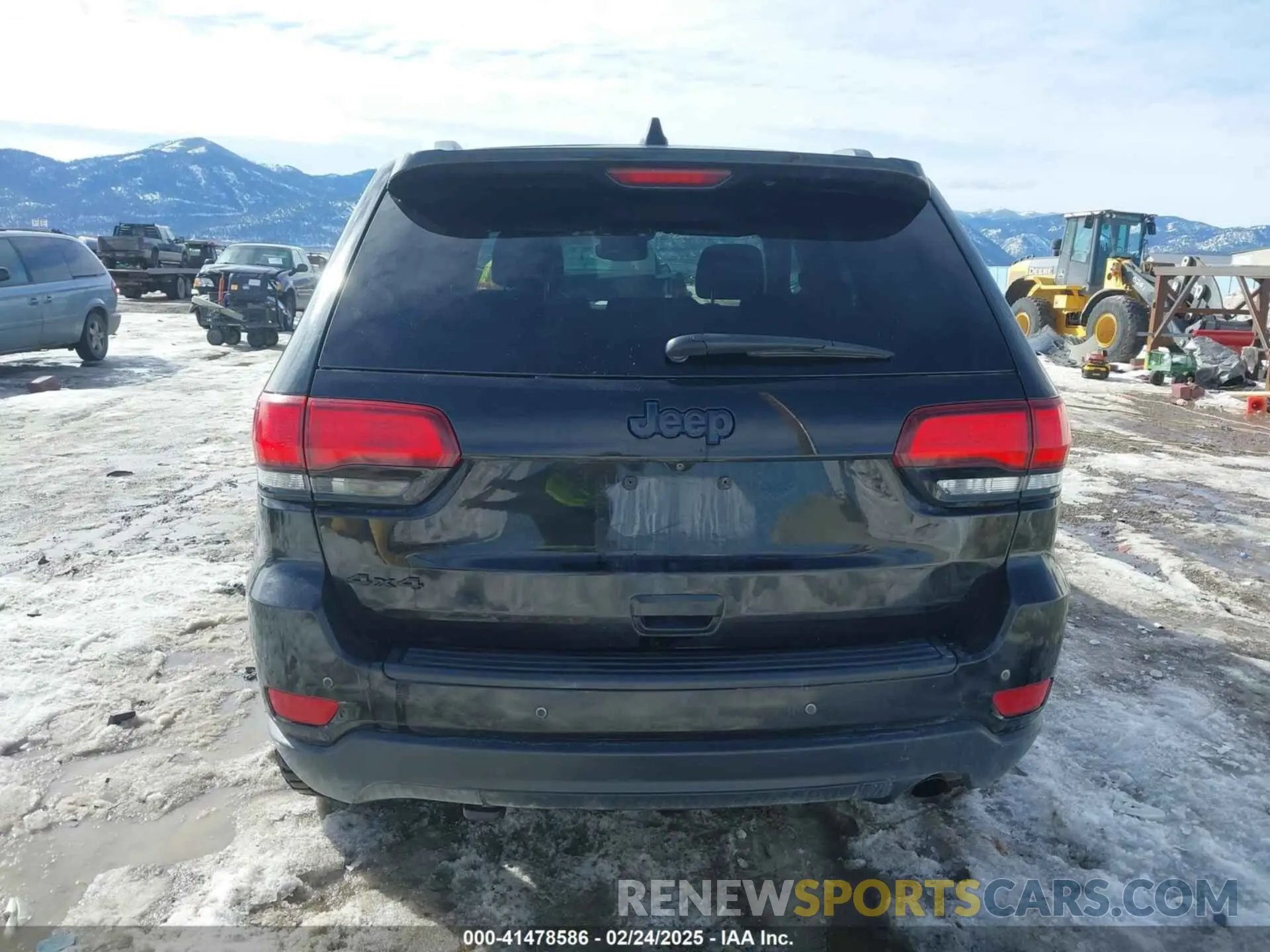 16 Photograph of a damaged car 1C4RJFAG9KC545246 JEEP GRAND CHEROKEE 2019