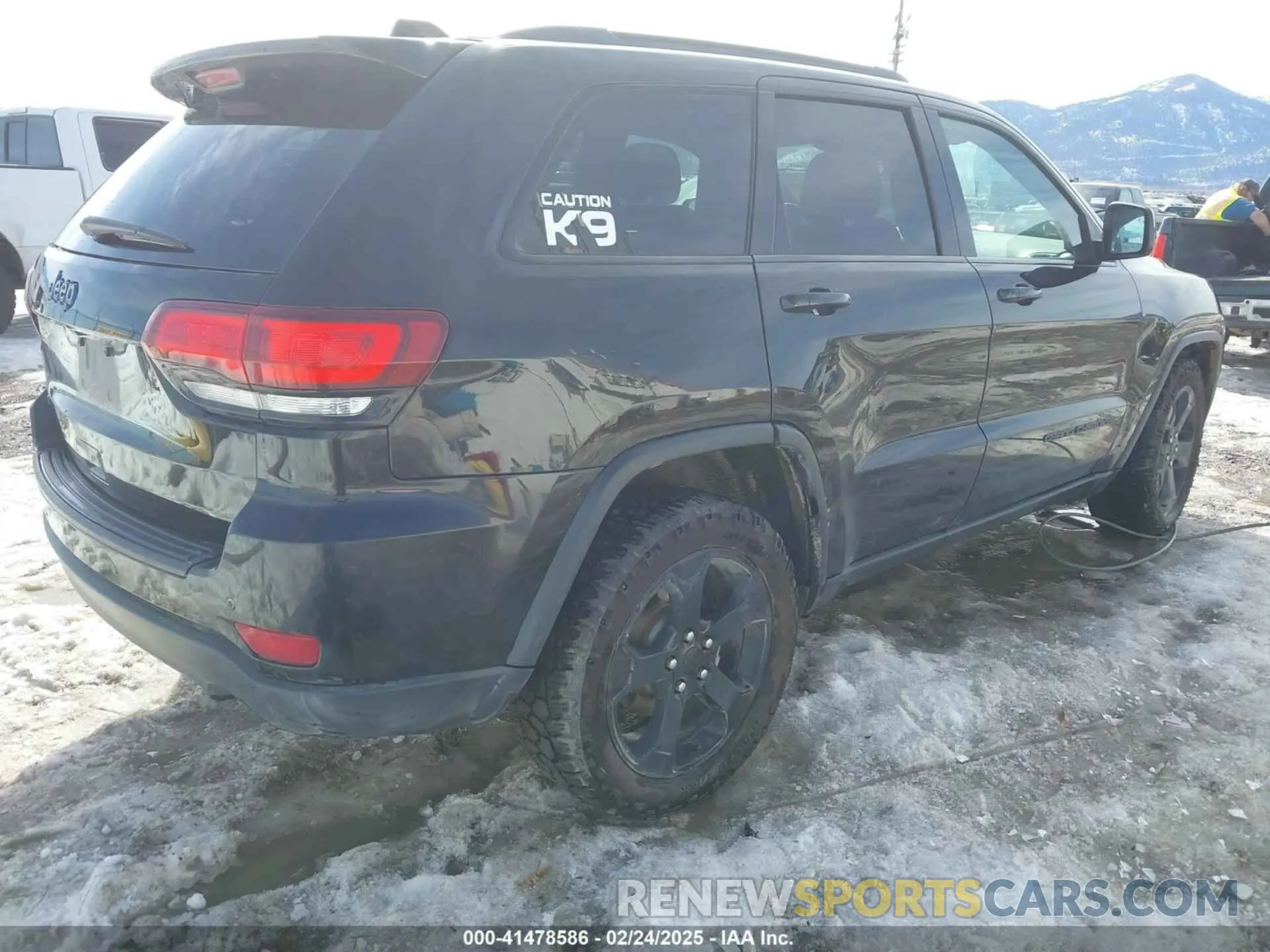 4 Photograph of a damaged car 1C4RJFAG9KC545246 JEEP GRAND CHEROKEE 2019