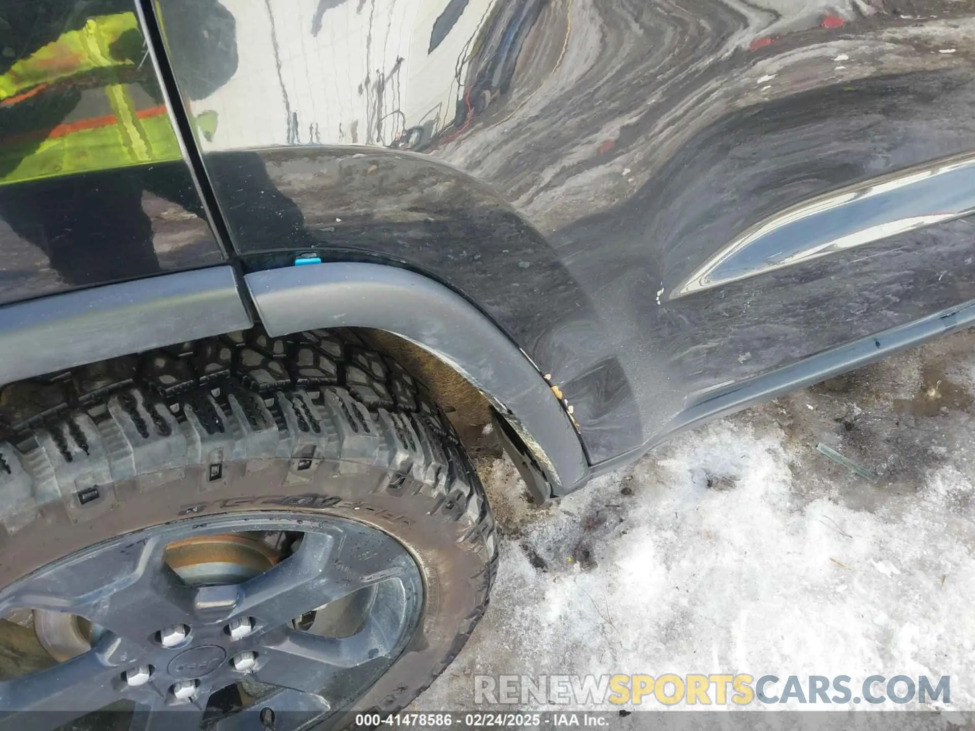 6 Photograph of a damaged car 1C4RJFAG9KC545246 JEEP GRAND CHEROKEE 2019