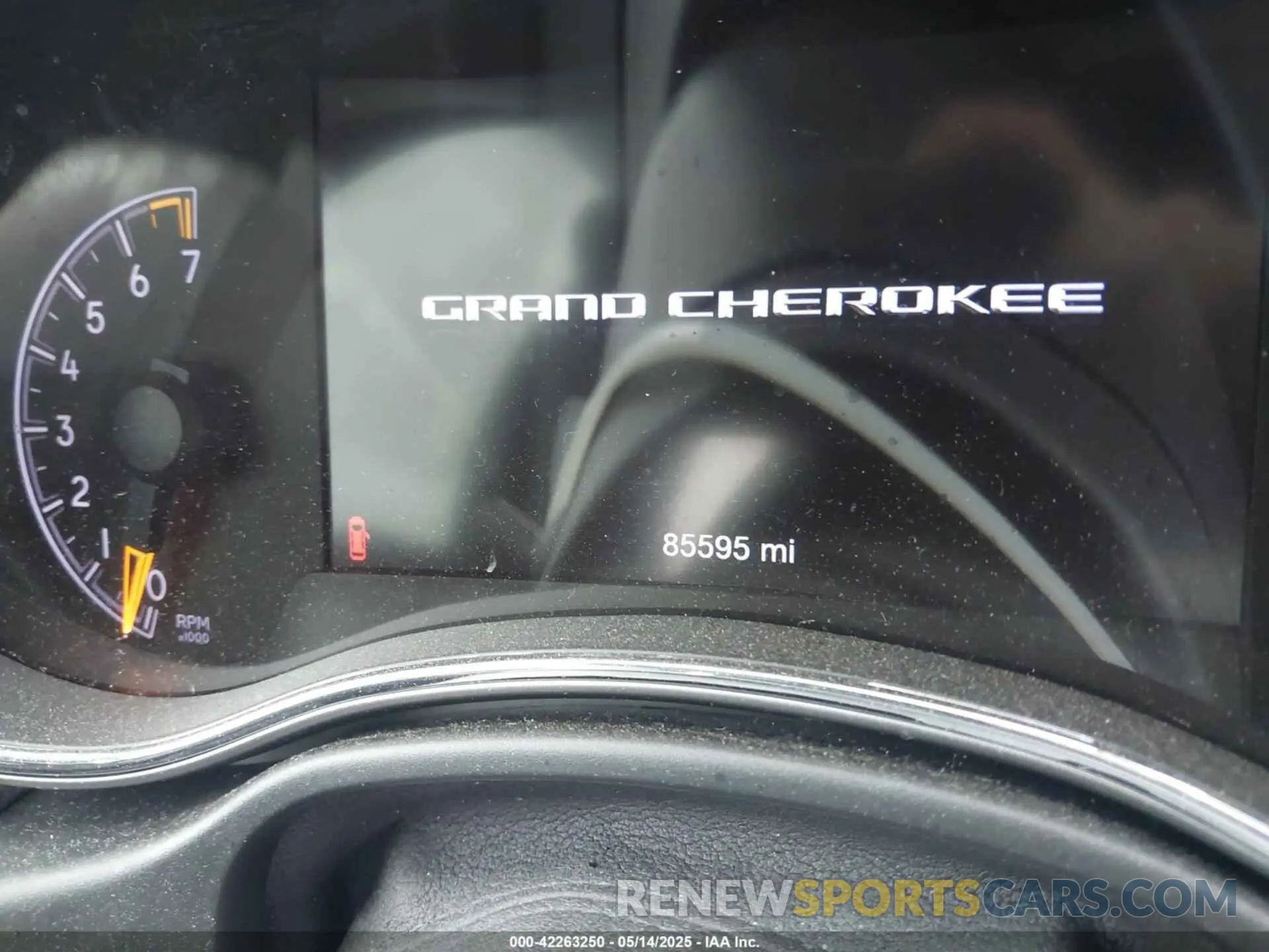 15 Photograph of a damaged car 1C4RJFAG9KC579011 JEEP GRAND CHEROKEE 2019