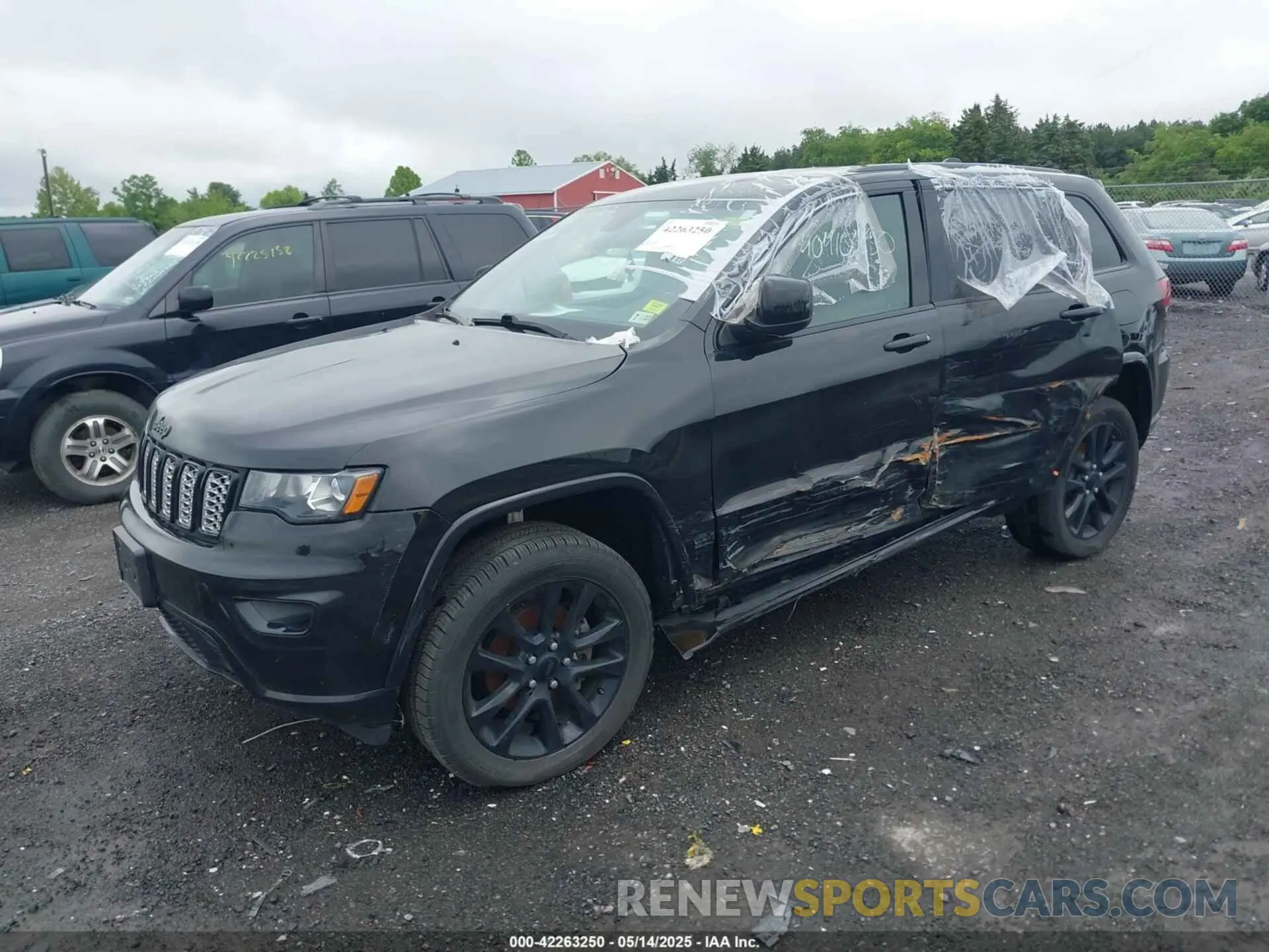 2 Photograph of a damaged car 1C4RJFAG9KC579011 JEEP GRAND CHEROKEE 2019