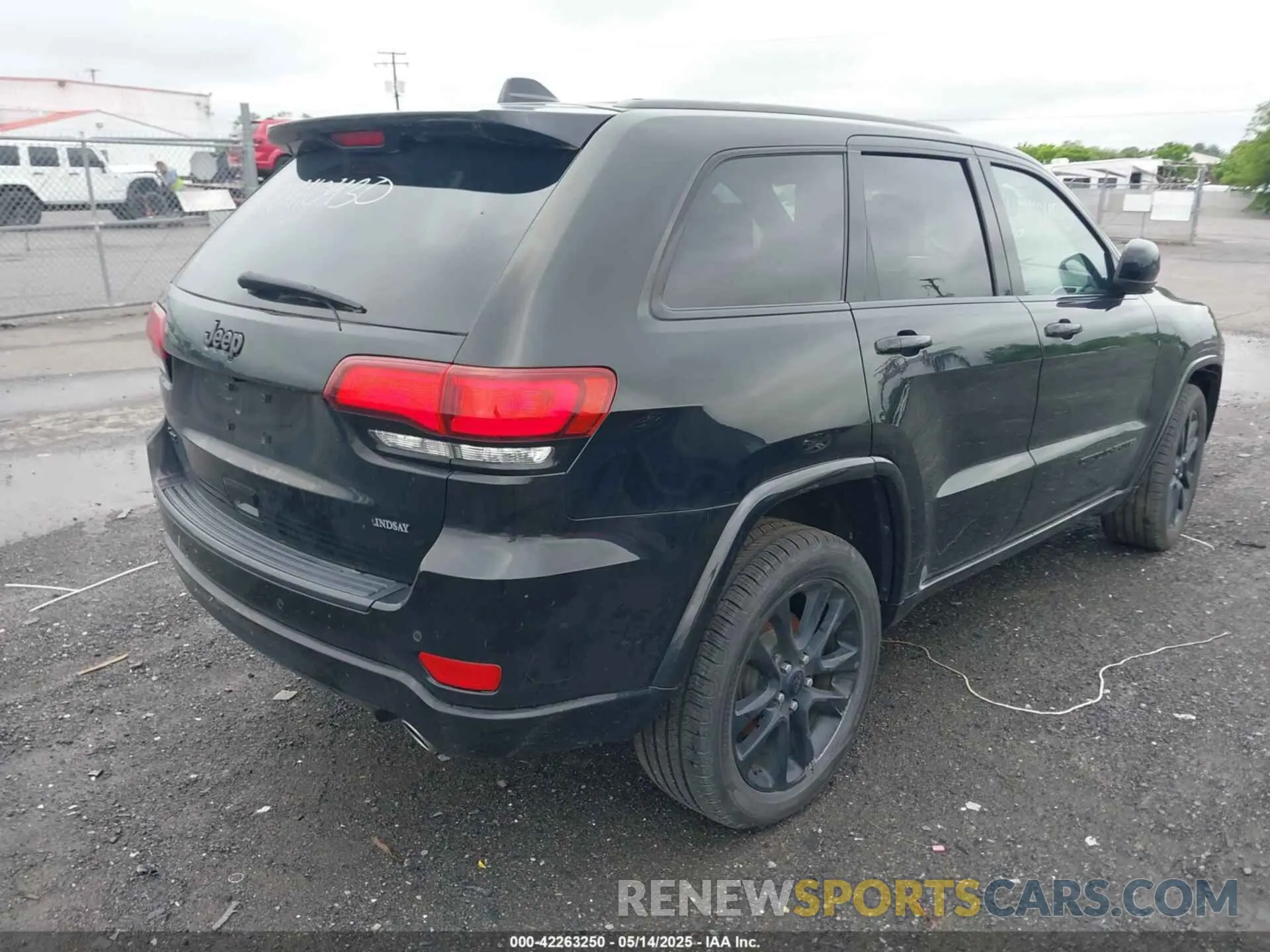 4 Photograph of a damaged car 1C4RJFAG9KC579011 JEEP GRAND CHEROKEE 2019