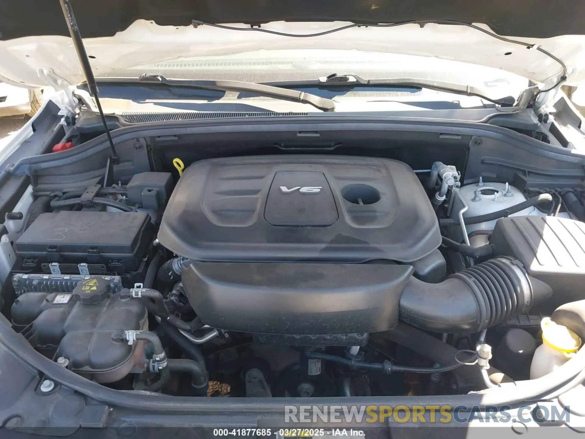 10 Photograph of a damaged car 1C4RJFAGXKC577977 JEEP GRAND CHEROKEE 2019