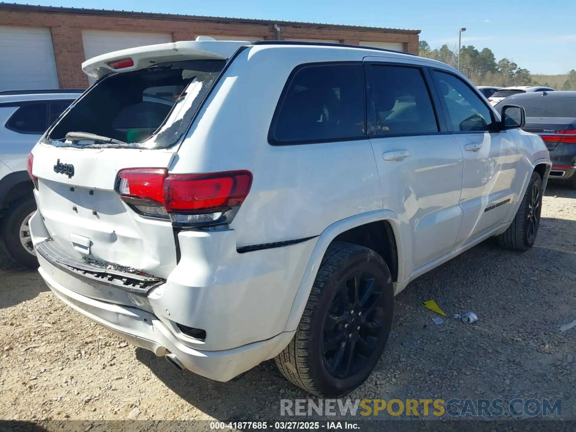 4 Photograph of a damaged car 1C4RJFAGXKC577977 JEEP GRAND CHEROKEE 2019