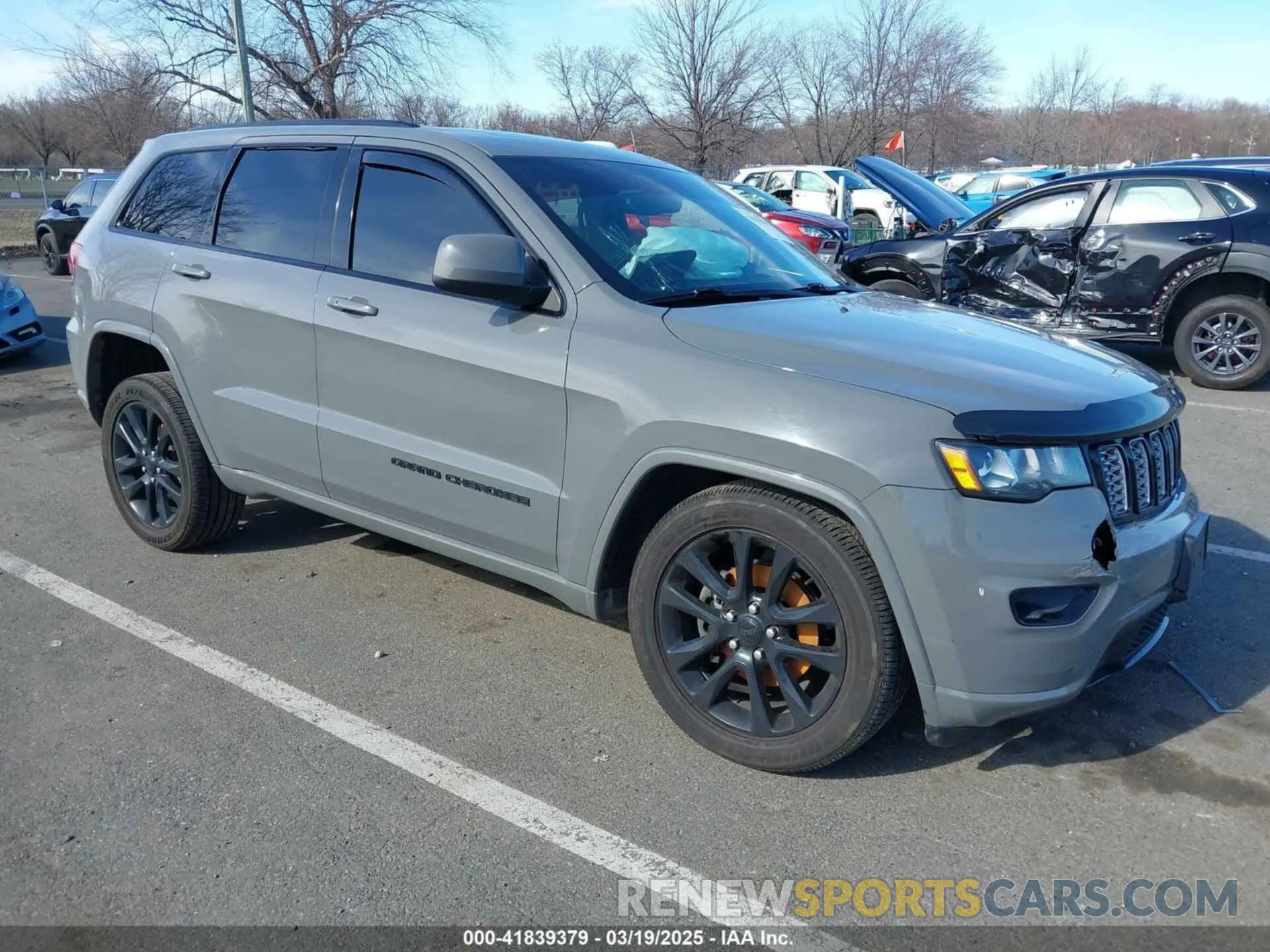 1 Photograph of a damaged car 1C4RJFAGXKC696516 JEEP GRAND CHEROKEE 2019
