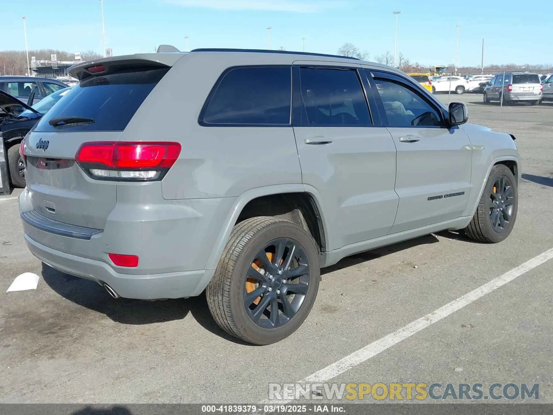 4 Photograph of a damaged car 1C4RJFAGXKC696516 JEEP GRAND CHEROKEE 2019