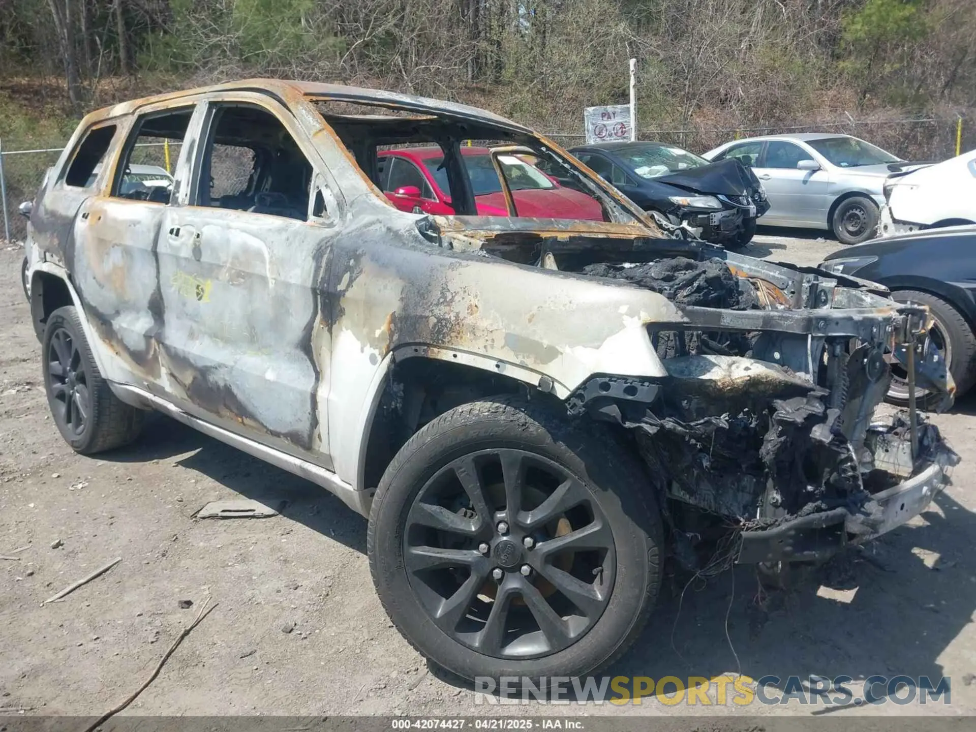 1 Photograph of a damaged car 1C4RJFAGXKC778293 JEEP GRAND CHEROKEE 2019