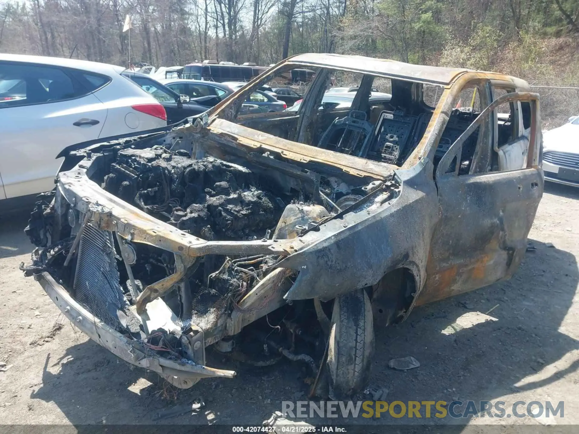 2 Photograph of a damaged car 1C4RJFAGXKC778293 JEEP GRAND CHEROKEE 2019