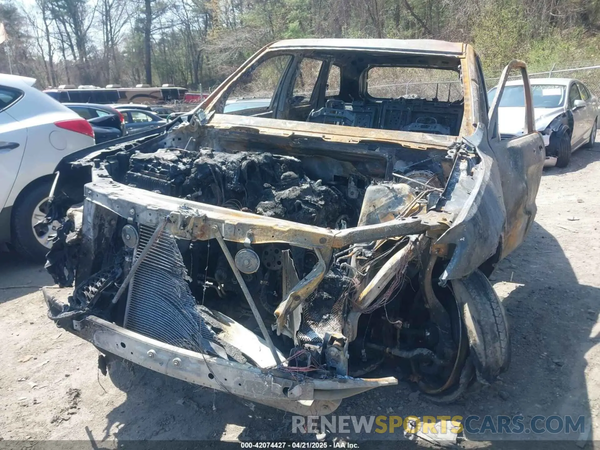 6 Photograph of a damaged car 1C4RJFAGXKC778293 JEEP GRAND CHEROKEE 2019