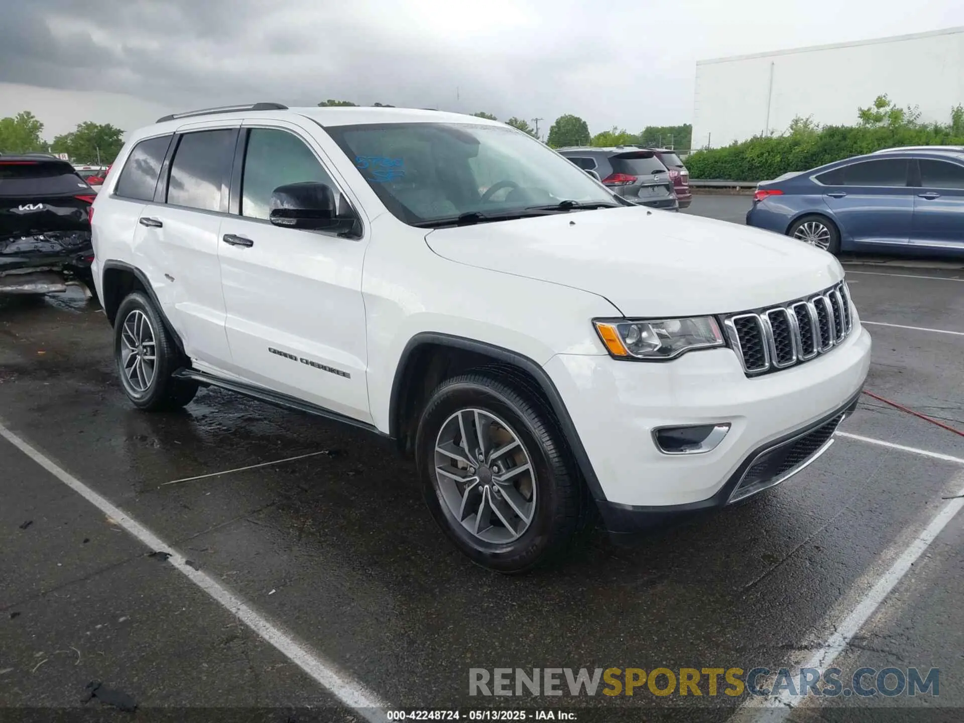 1 Photograph of a damaged car 1C4RJFBG0KC665497 JEEP GRAND CHEROKEE 2019