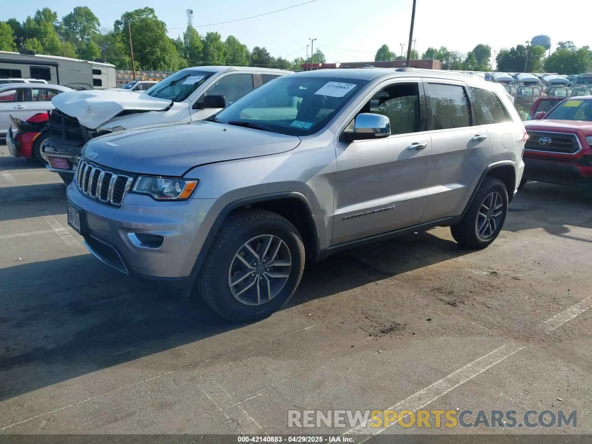 2 Photograph of a damaged car 1C4RJFBG0KC687435 JEEP GRAND CHEROKEE 2019