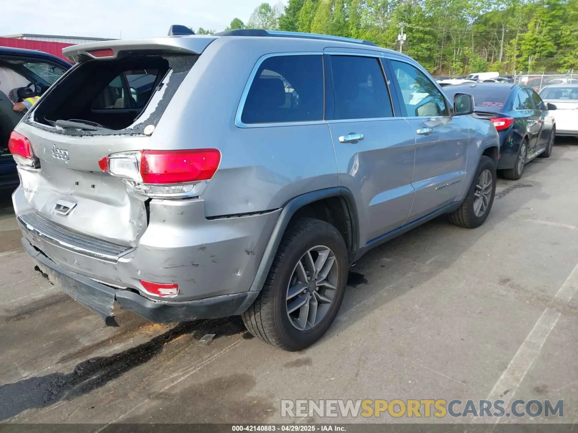 4 Photograph of a damaged car 1C4RJFBG0KC687435 JEEP GRAND CHEROKEE 2019