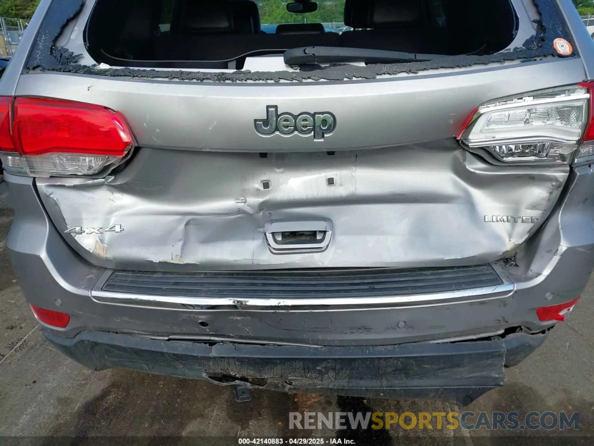 6 Photograph of a damaged car 1C4RJFBG0KC687435 JEEP GRAND CHEROKEE 2019