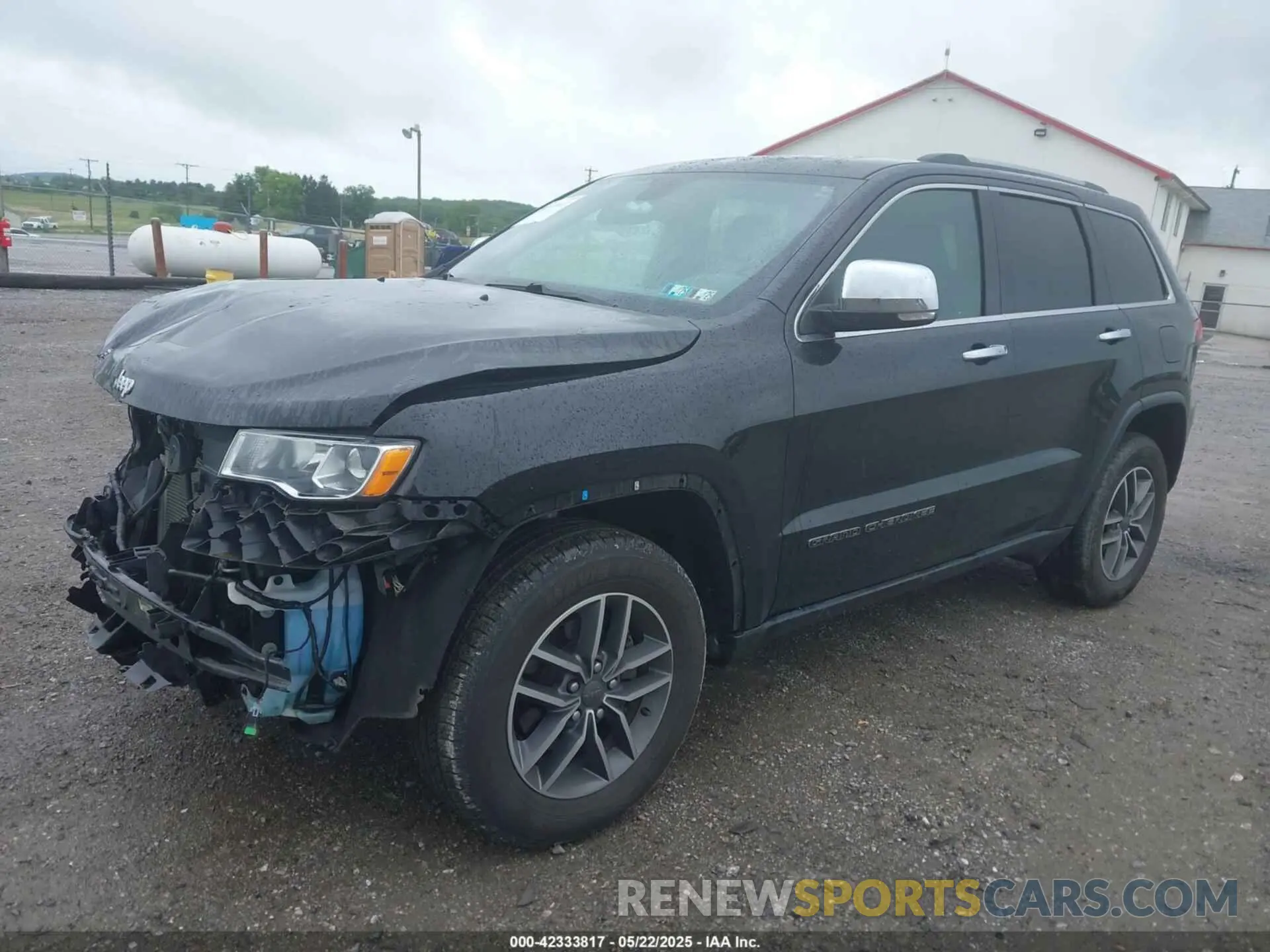 2 Photograph of a damaged car 1C4RJFBG0KC707070 JEEP GRAND CHEROKEE 2019