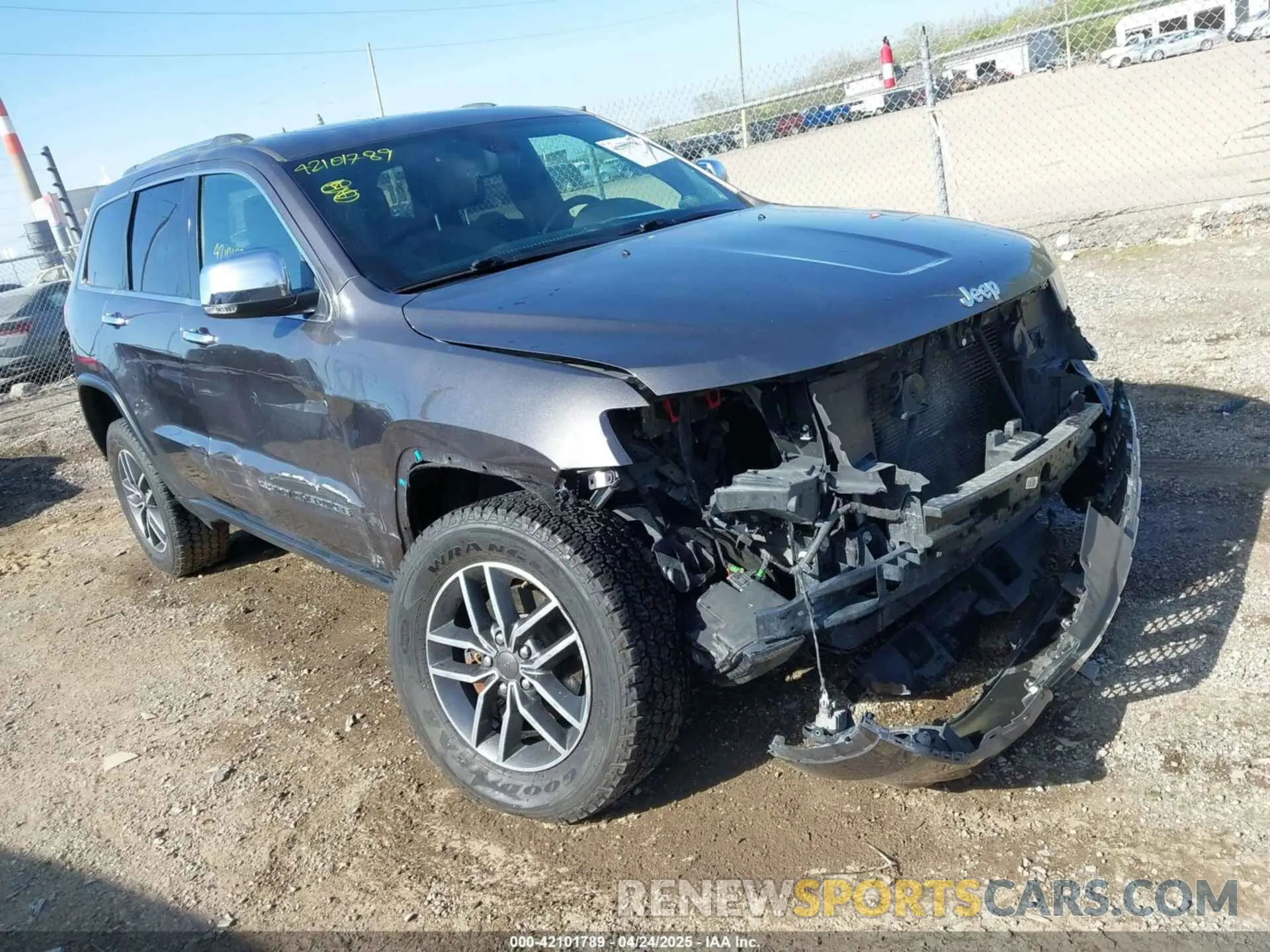 1 Photograph of a damaged car 1C4RJFBG0KC741154 JEEP GRAND CHEROKEE 2019
