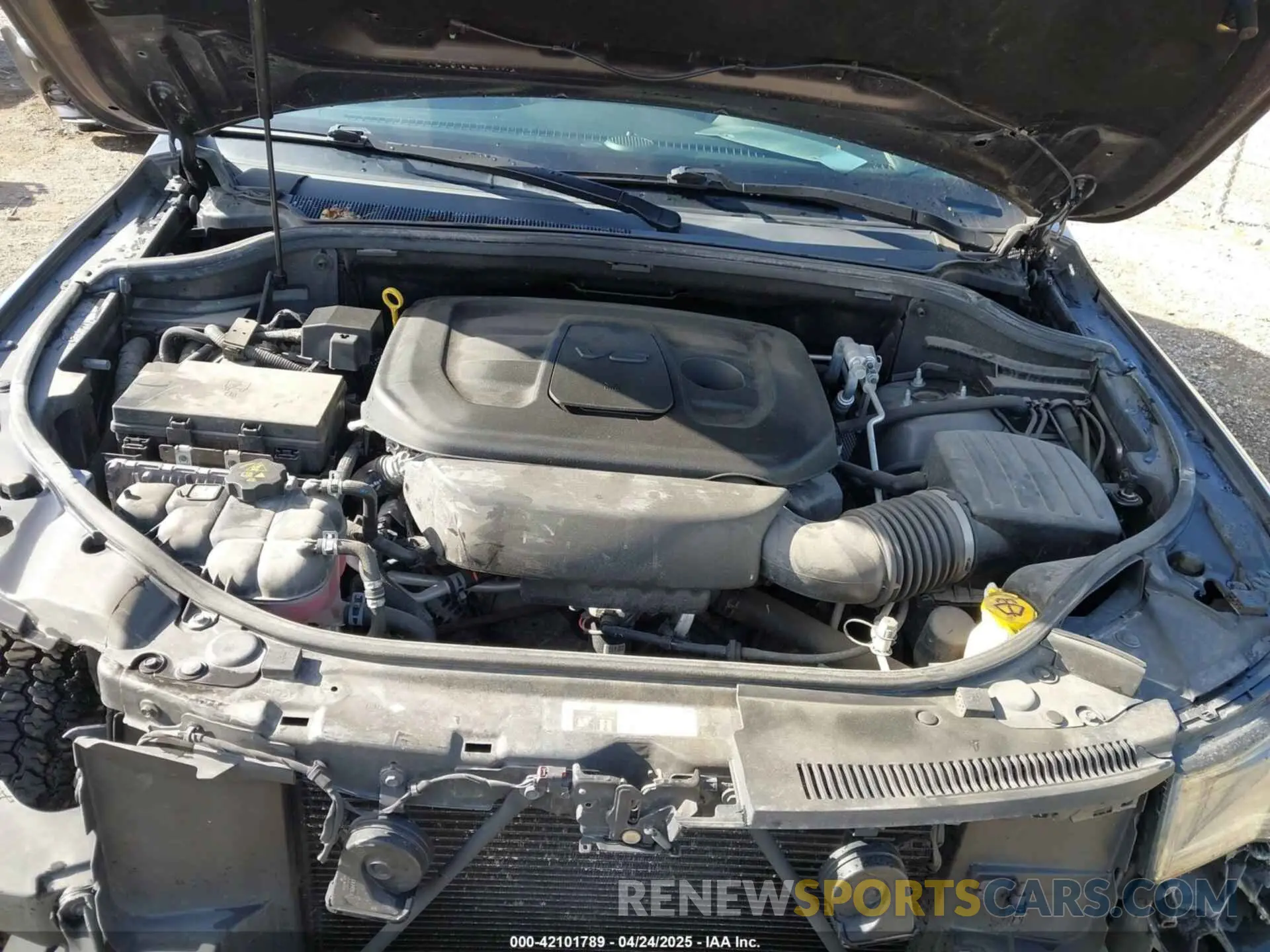 10 Photograph of a damaged car 1C4RJFBG0KC741154 JEEP GRAND CHEROKEE 2019