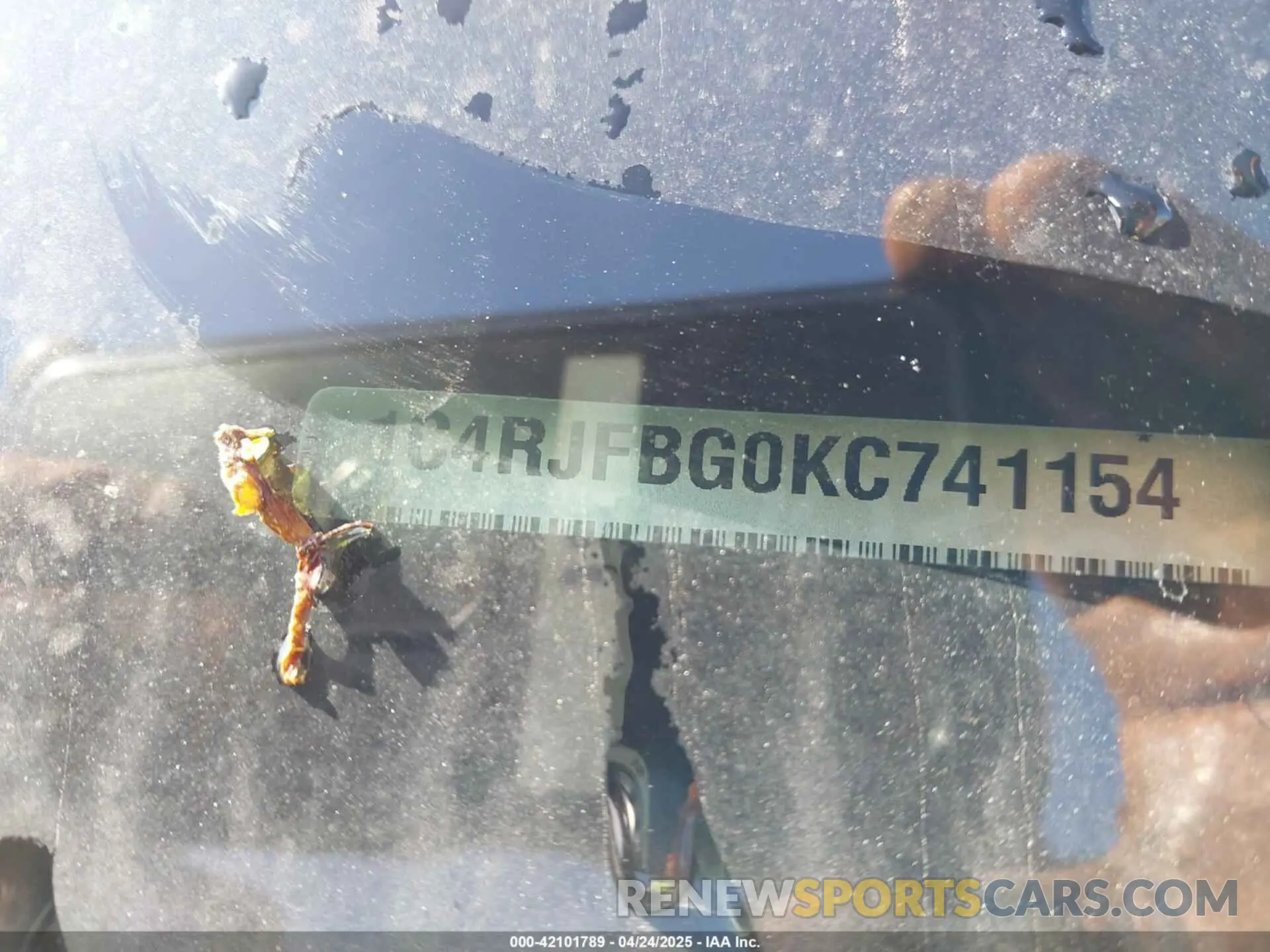 9 Photograph of a damaged car 1C4RJFBG0KC741154 JEEP GRAND CHEROKEE 2019