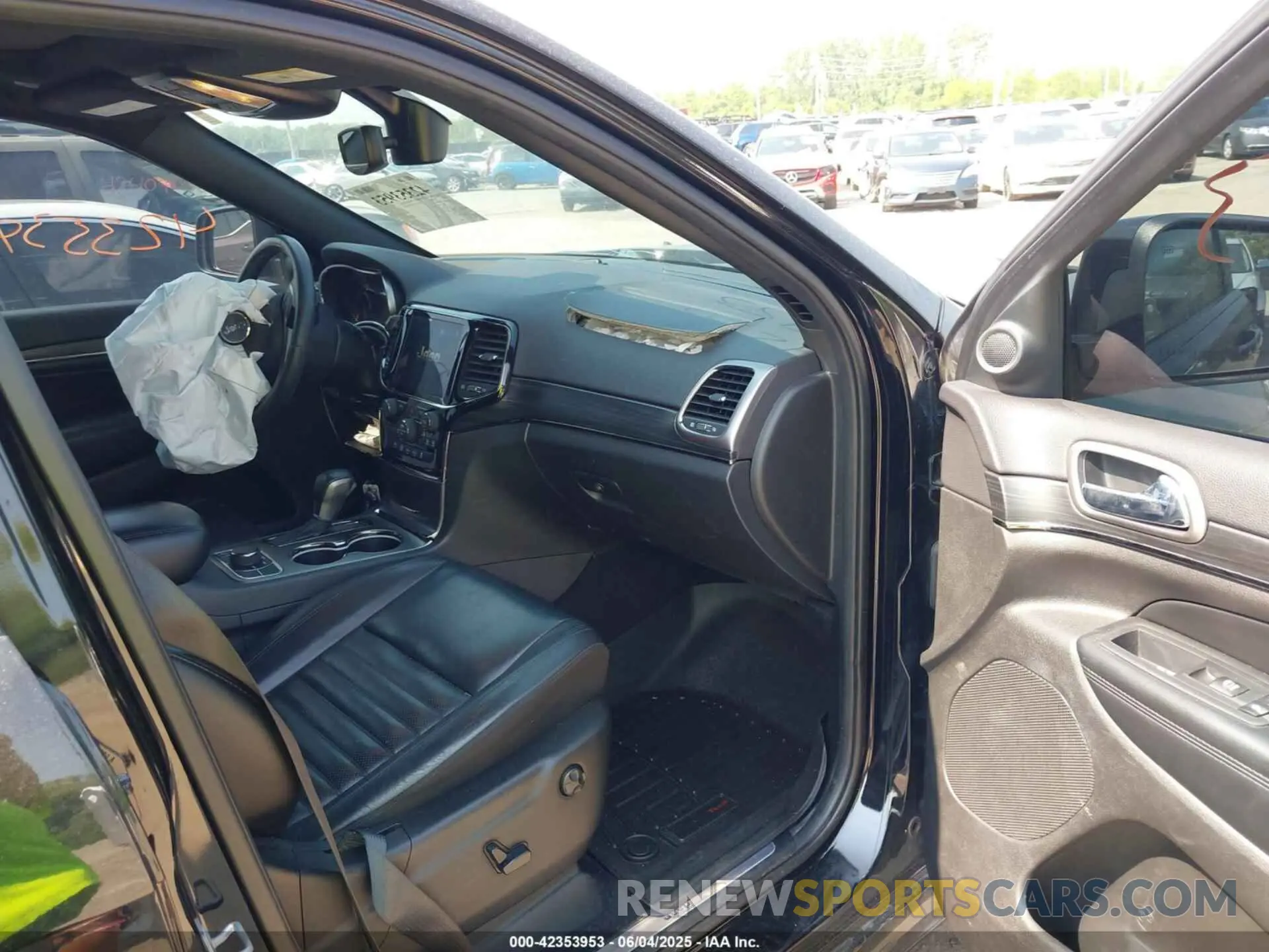 5 Photograph of a damaged car 1C4RJFBG0KC807816 JEEP GRAND CHEROKEE 2019