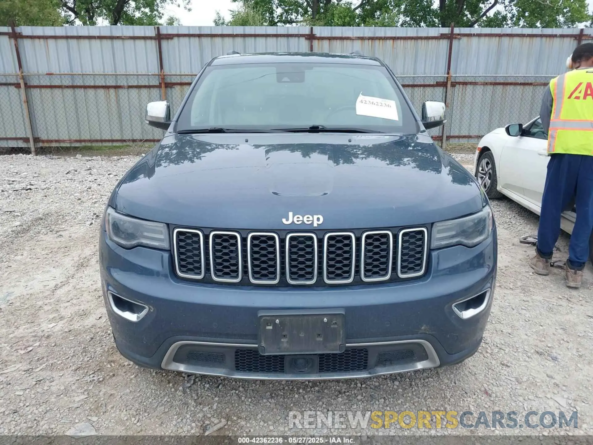 12 Photograph of a damaged car 1C4RJFBG0KC808660 JEEP GRAND CHEROKEE 2019