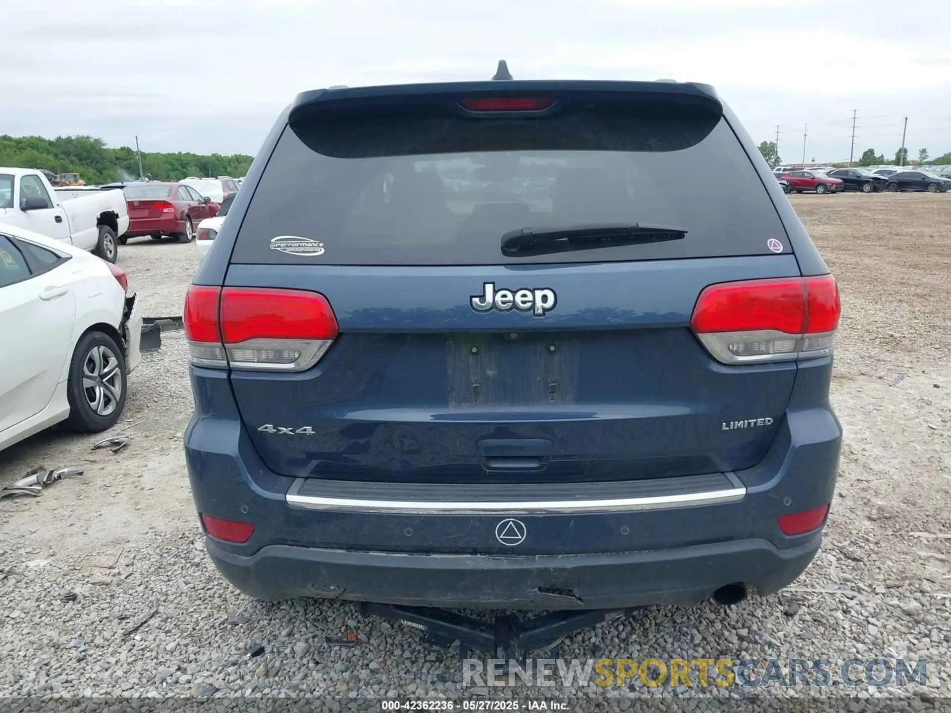 16 Photograph of a damaged car 1C4RJFBG0KC808660 JEEP GRAND CHEROKEE 2019