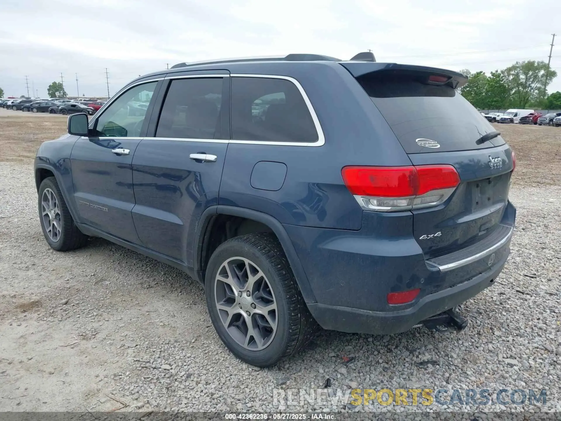 3 Photograph of a damaged car 1C4RJFBG0KC808660 JEEP GRAND CHEROKEE 2019