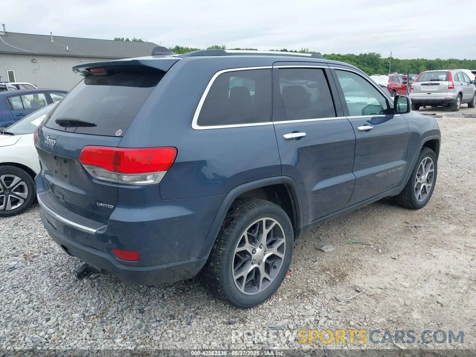4 Photograph of a damaged car 1C4RJFBG0KC808660 JEEP GRAND CHEROKEE 2019